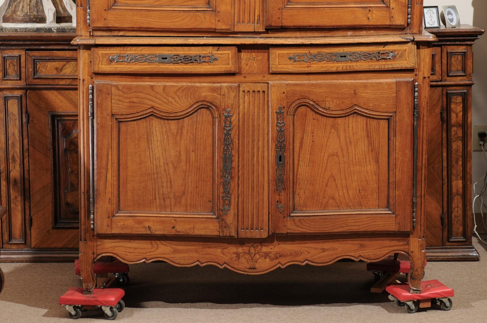 19th Century French Elm Buffet Deux Corps For Sale 2