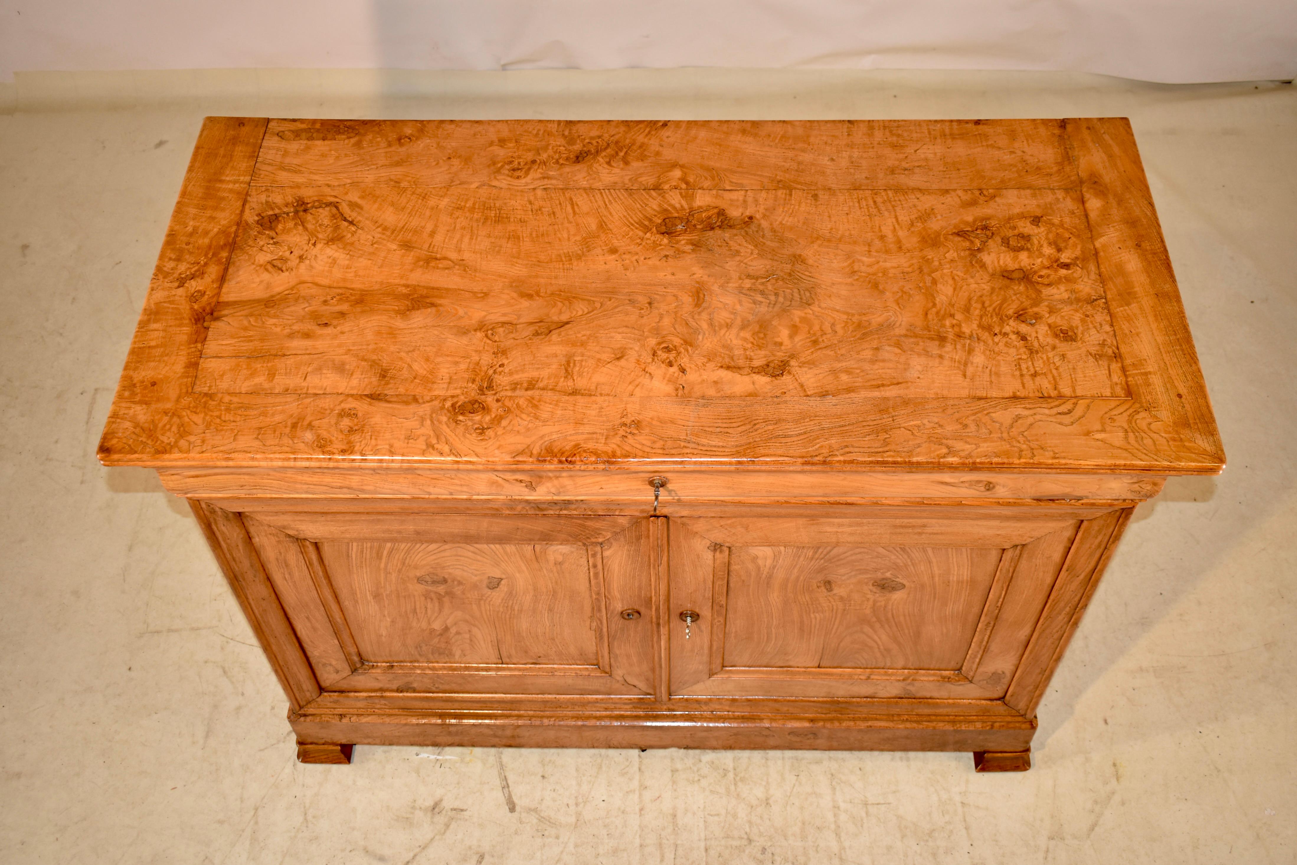 19th Century French Elm Buffet  For Sale 4