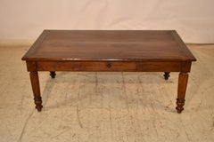 Table basse en orme français du 19e siècle