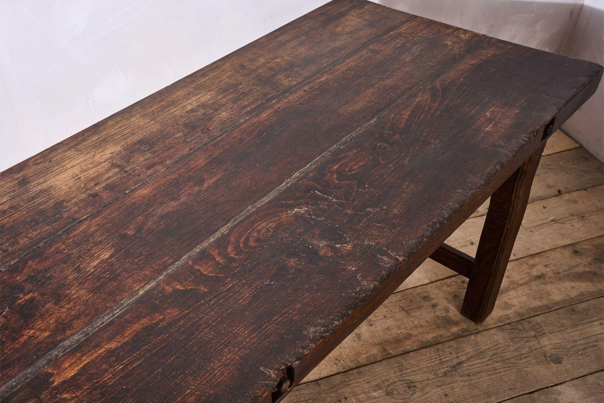 Table de travail en orme français du 19e siècle en vente 4
