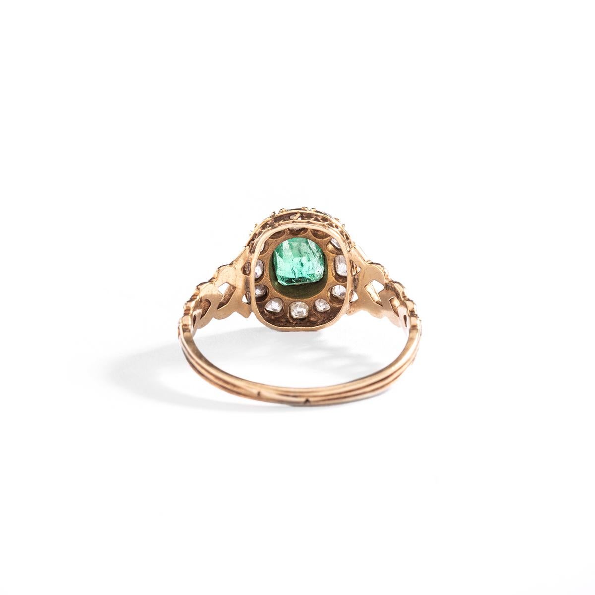 19th Century French Emerald Diamond Gold Cluster Ring In Excellent Condition In Geneva, CH
