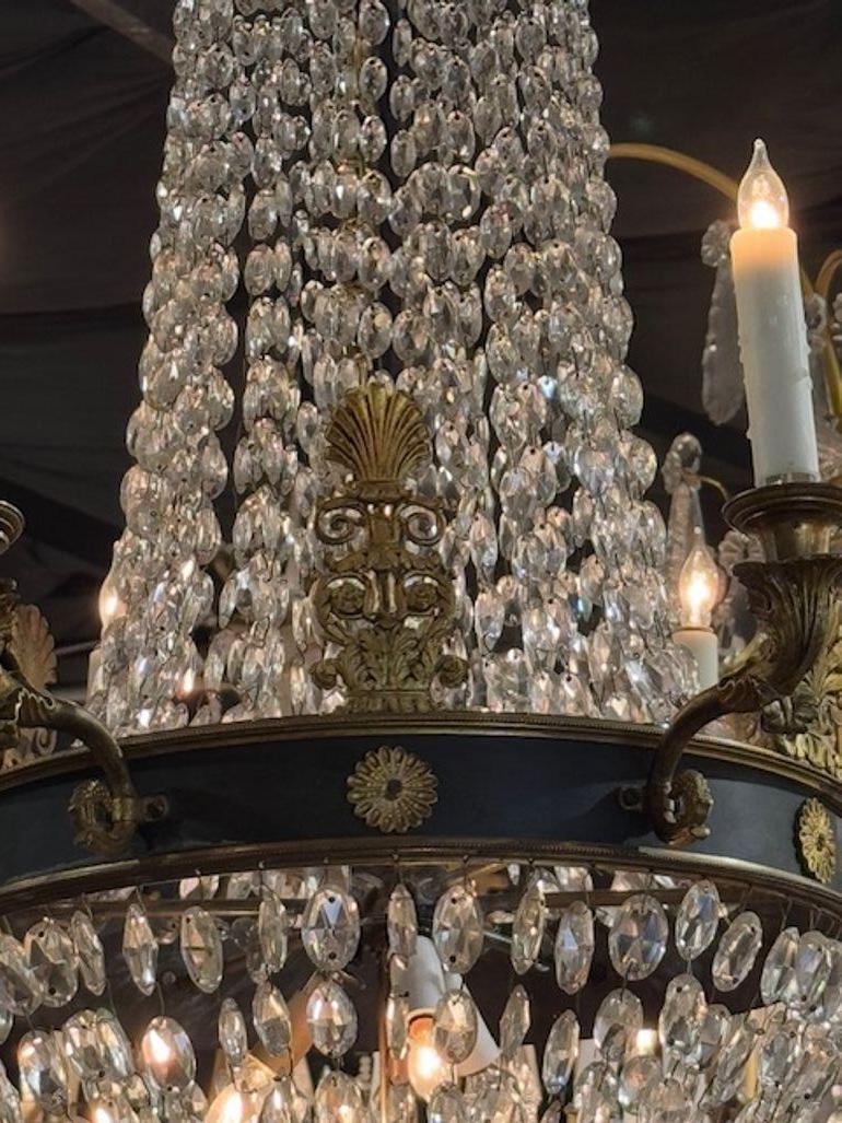 Stile impero Lampadario a cesto in bronzo e cristallo Impero francese del XIX secolo in vendita