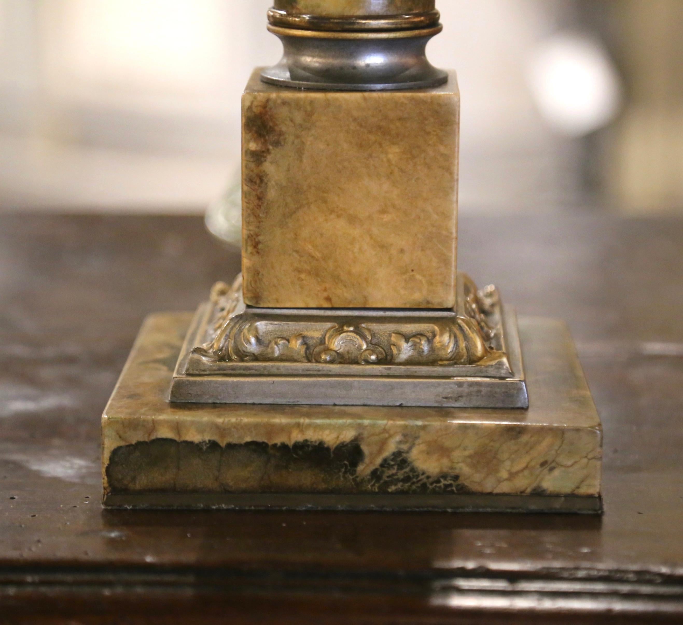 Lampada da tavolo impero francese del XIX secolo in bronzo e marmo con paralume 2