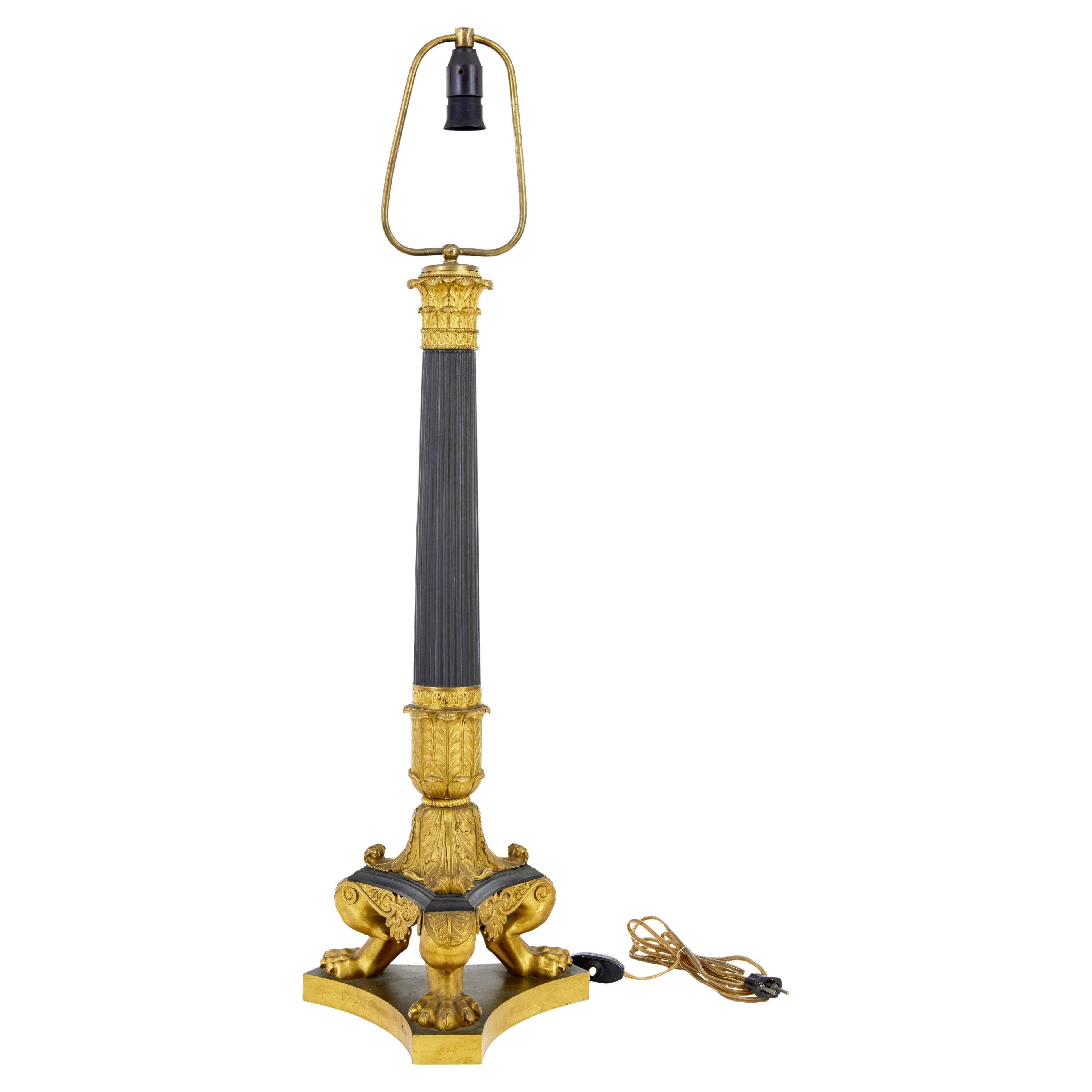 Lampe de table en bronze doré empire français du 19e siècle en vente