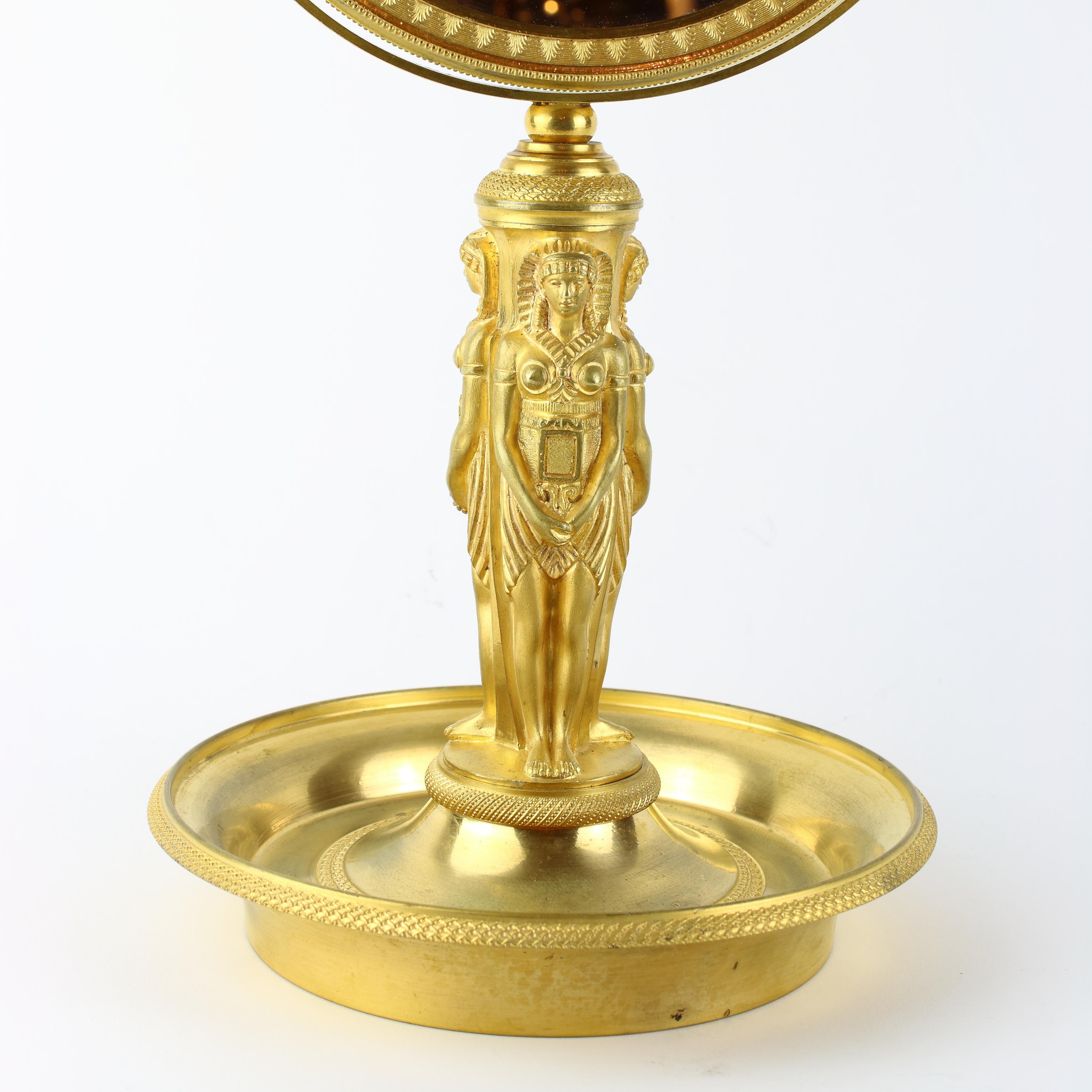 19. Jahrhundert Französisches Empire Charles X. Ägyptisches Revival Tischspiegel aus vergoldeter Bronze im Angebot 3