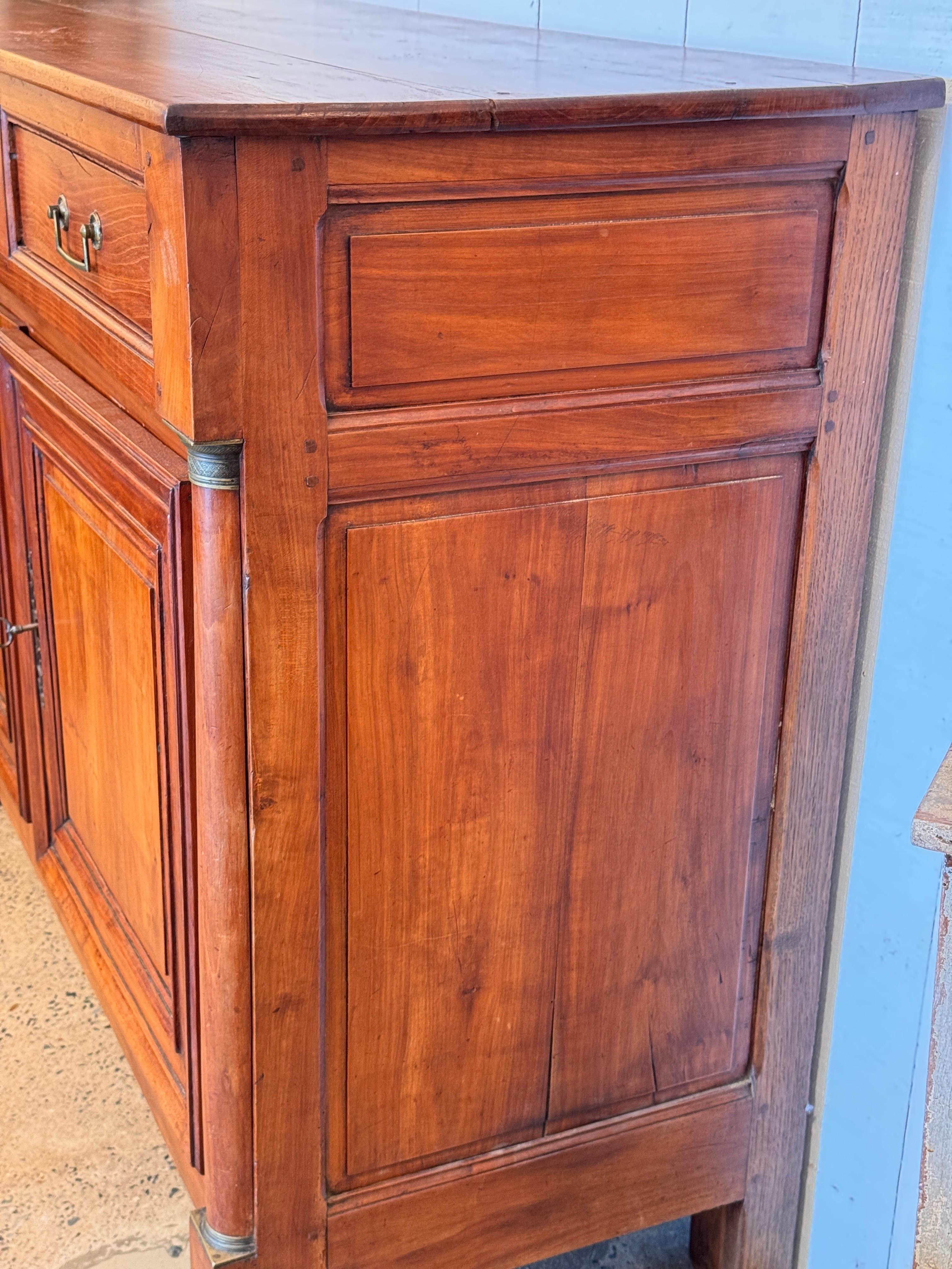 Buffet in ciliegio Impero francese del XIX secolo in vendita 7
