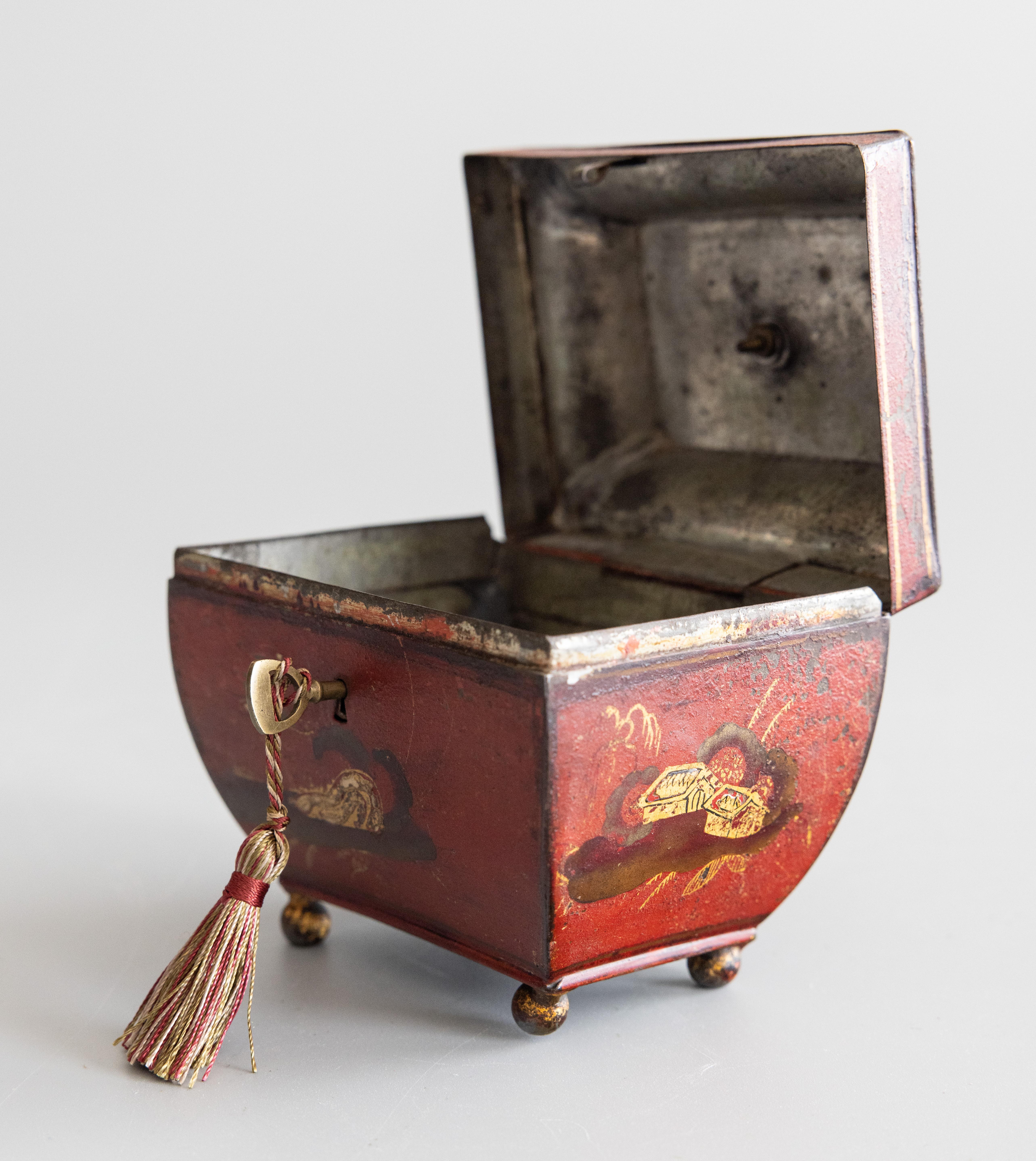 Francese Scatola da tè Sarcofago Impero francese del XIX secolo in tole rosse in vendita