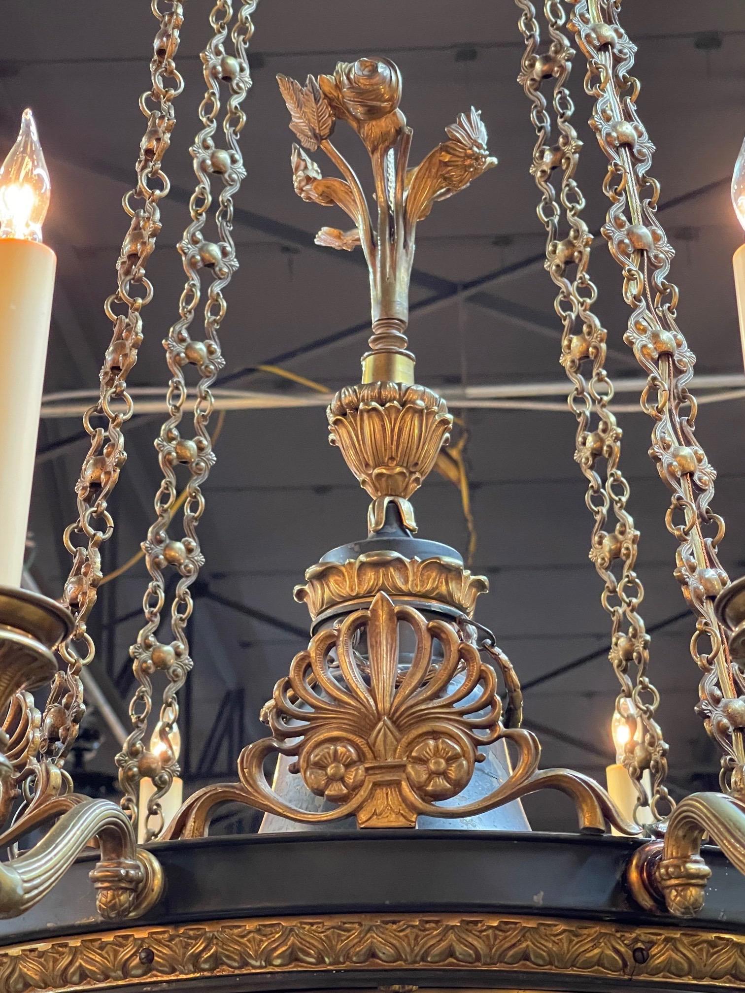 Metal 19th Century French Empire Gilt Bronze and Tole Chandelier with 8 Lights