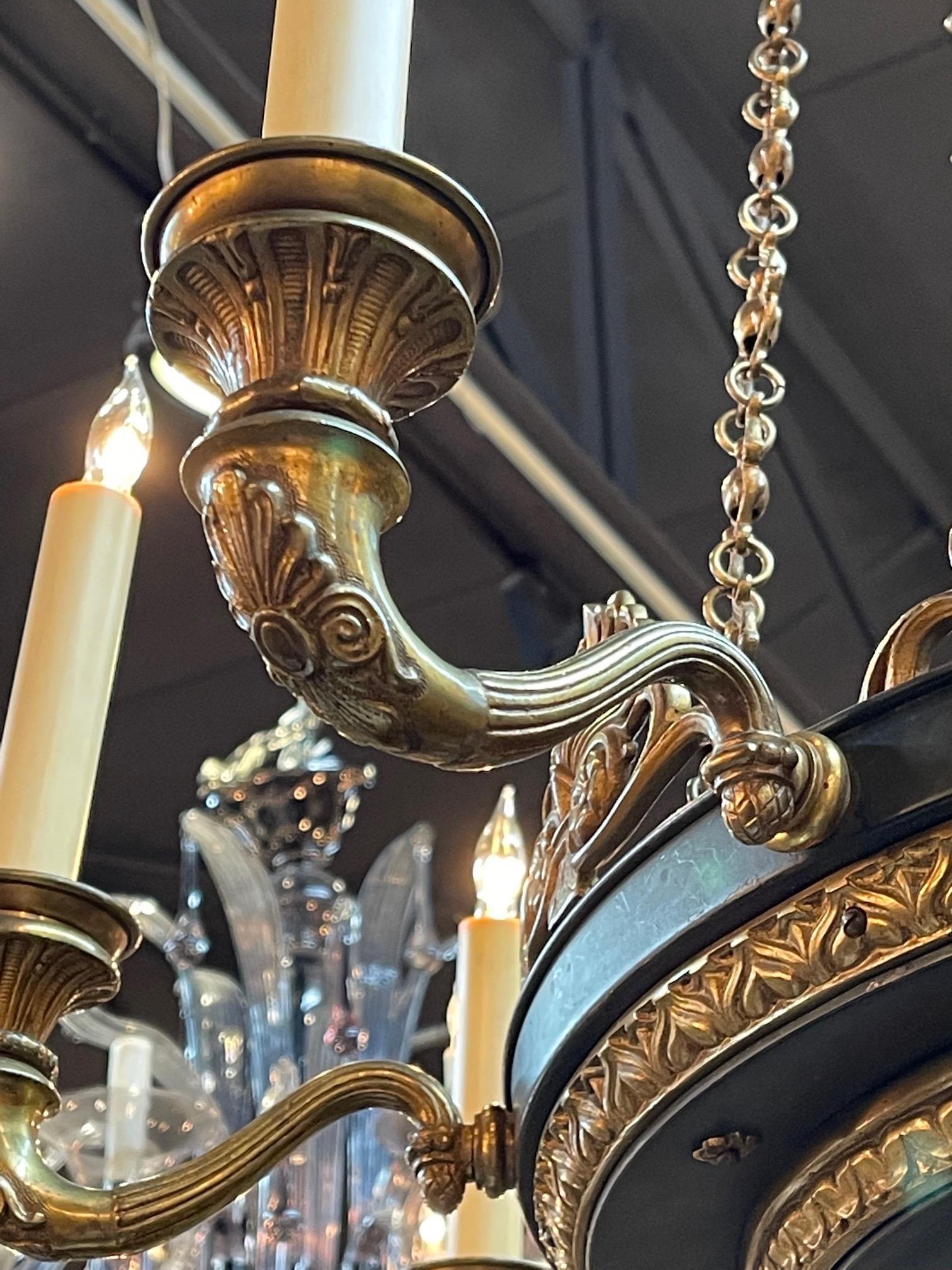 19th Century French Empire Gilt Bronze and Tole Chandelier with 8 Lights 1