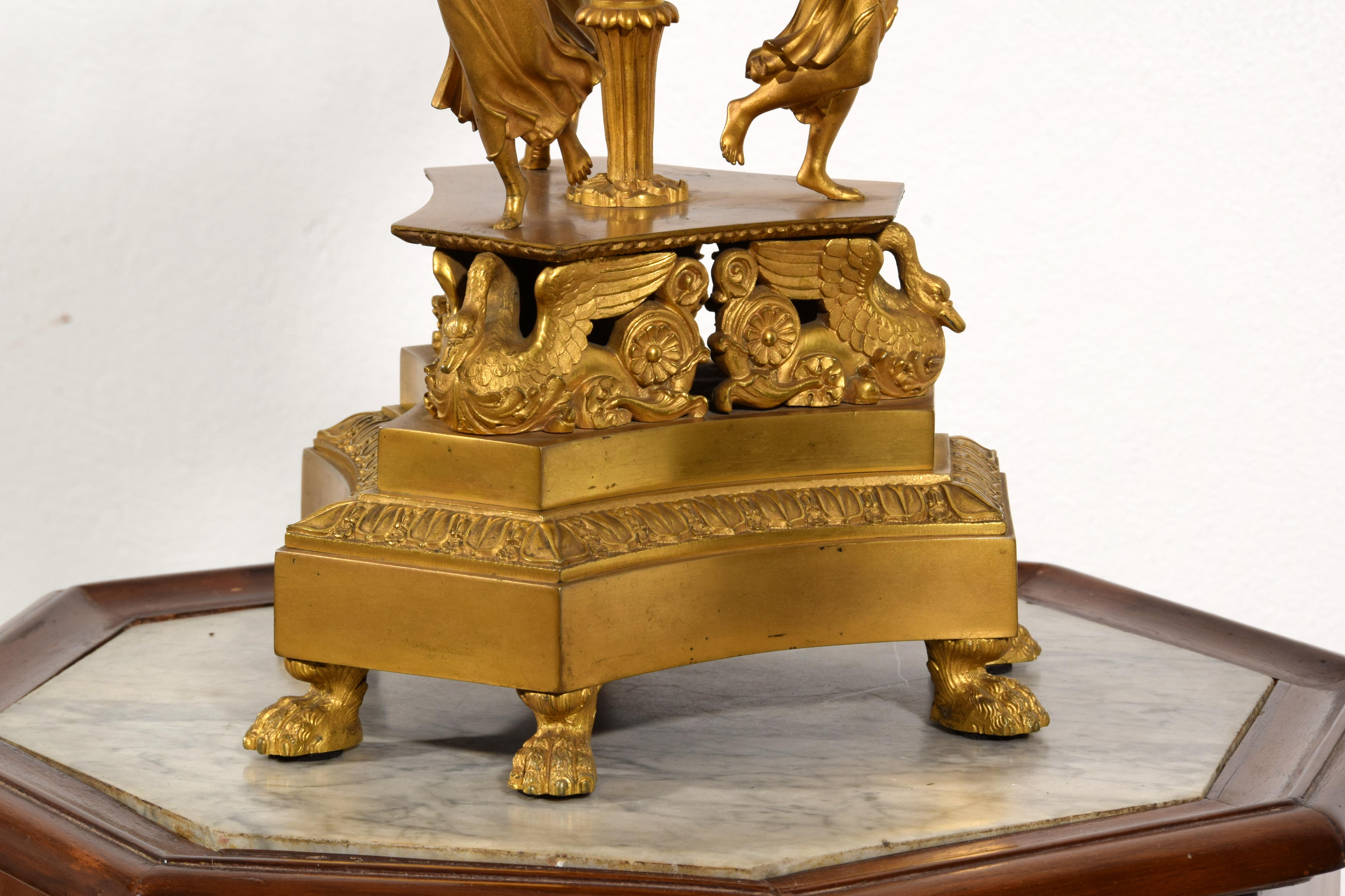 Centrotavola in bronzo dorato Impero francese del XIX secolo in vendita 1
