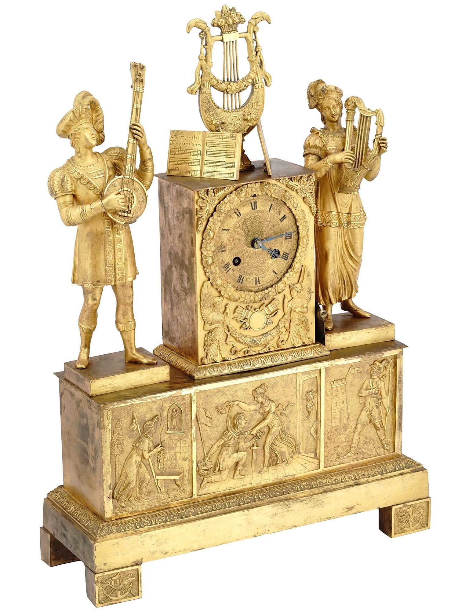 Französisches Kaiserreich im 19. Jahrhundert  Kaminuhr aus vergoldeter Bronze mit Musikthema im Angebot 5