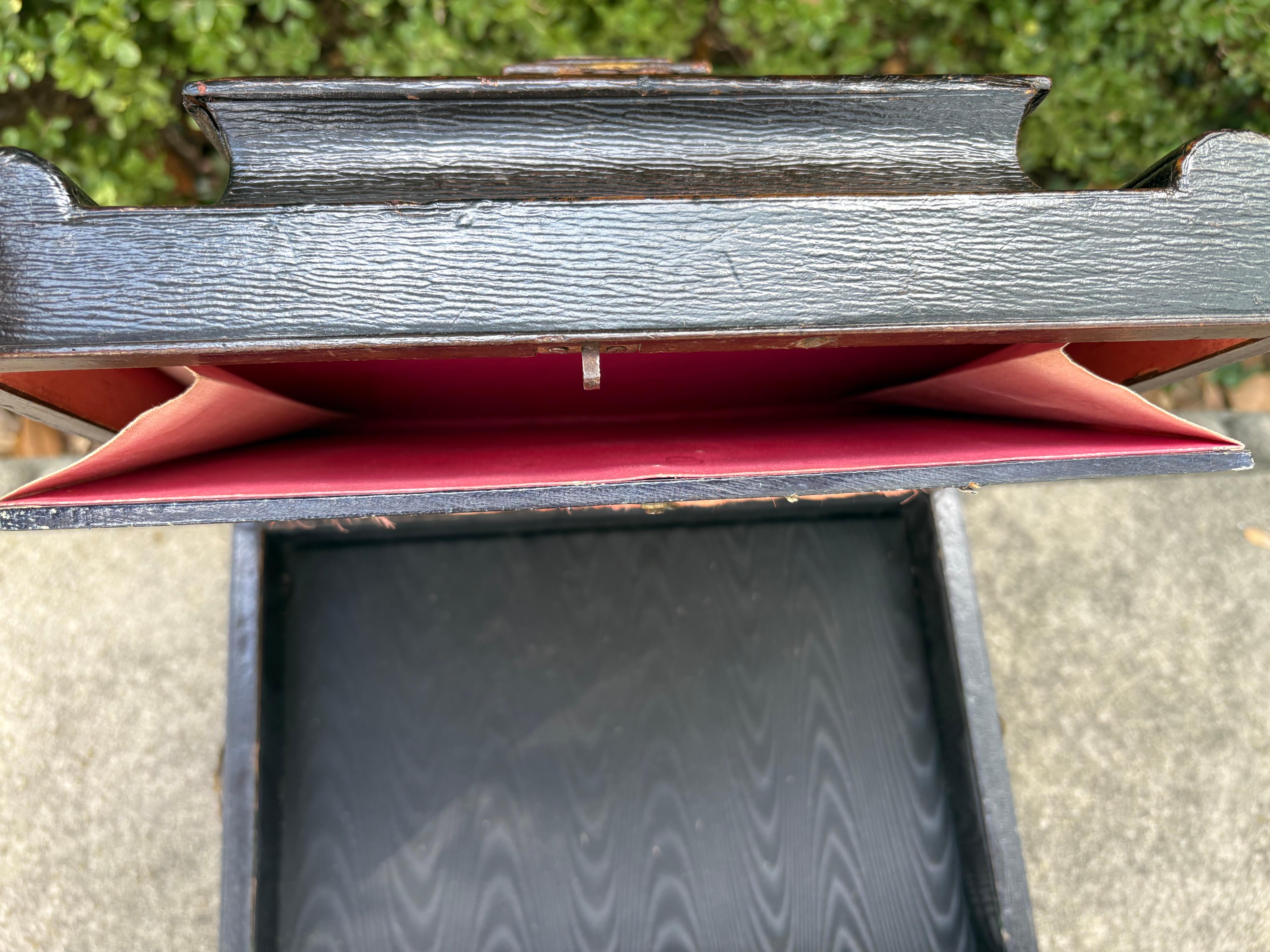 Scatola in pelle Impero francese del XIX secolo in vendita 6