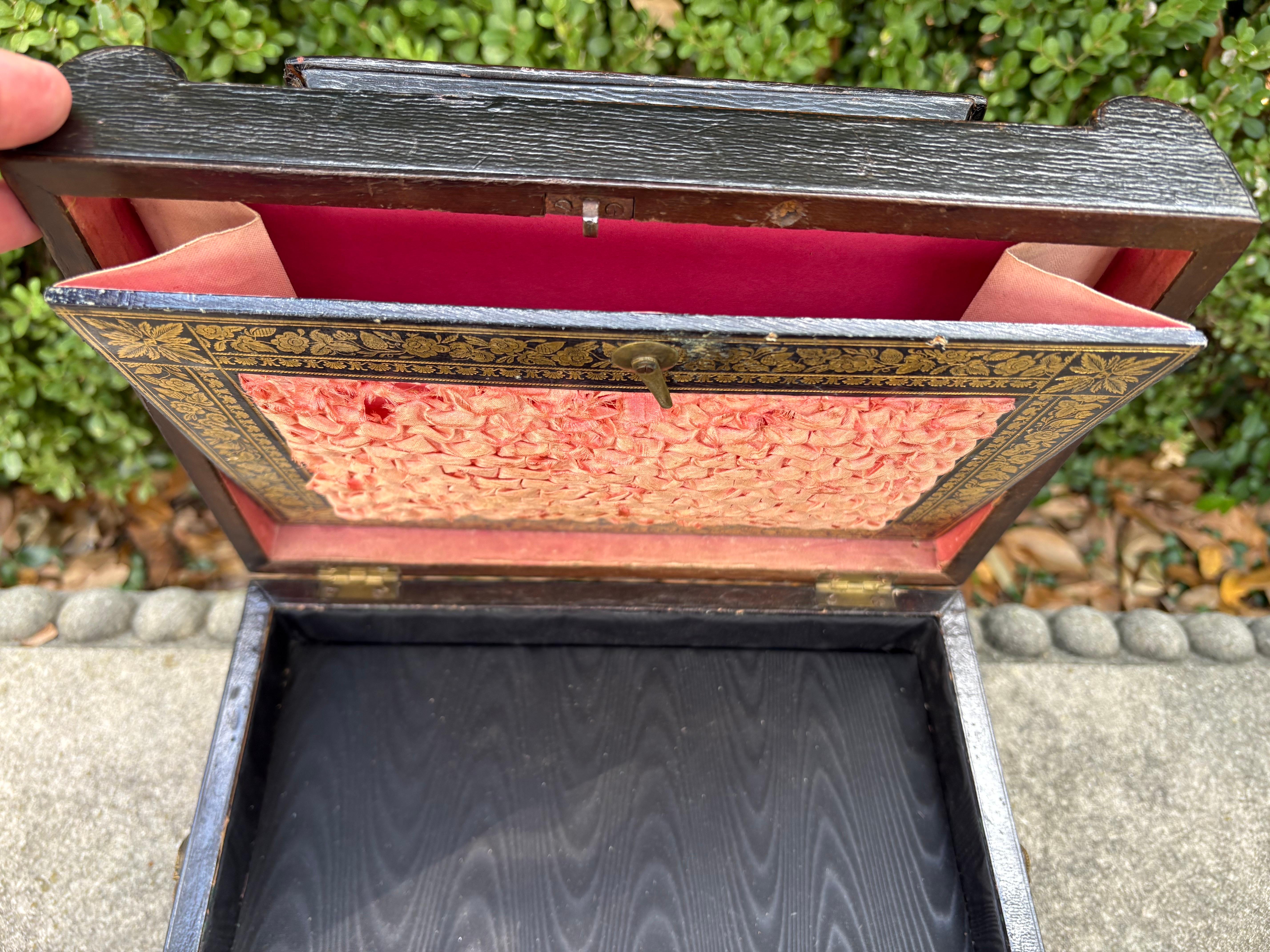 Scatola in pelle Impero francese del XIX secolo in vendita 7