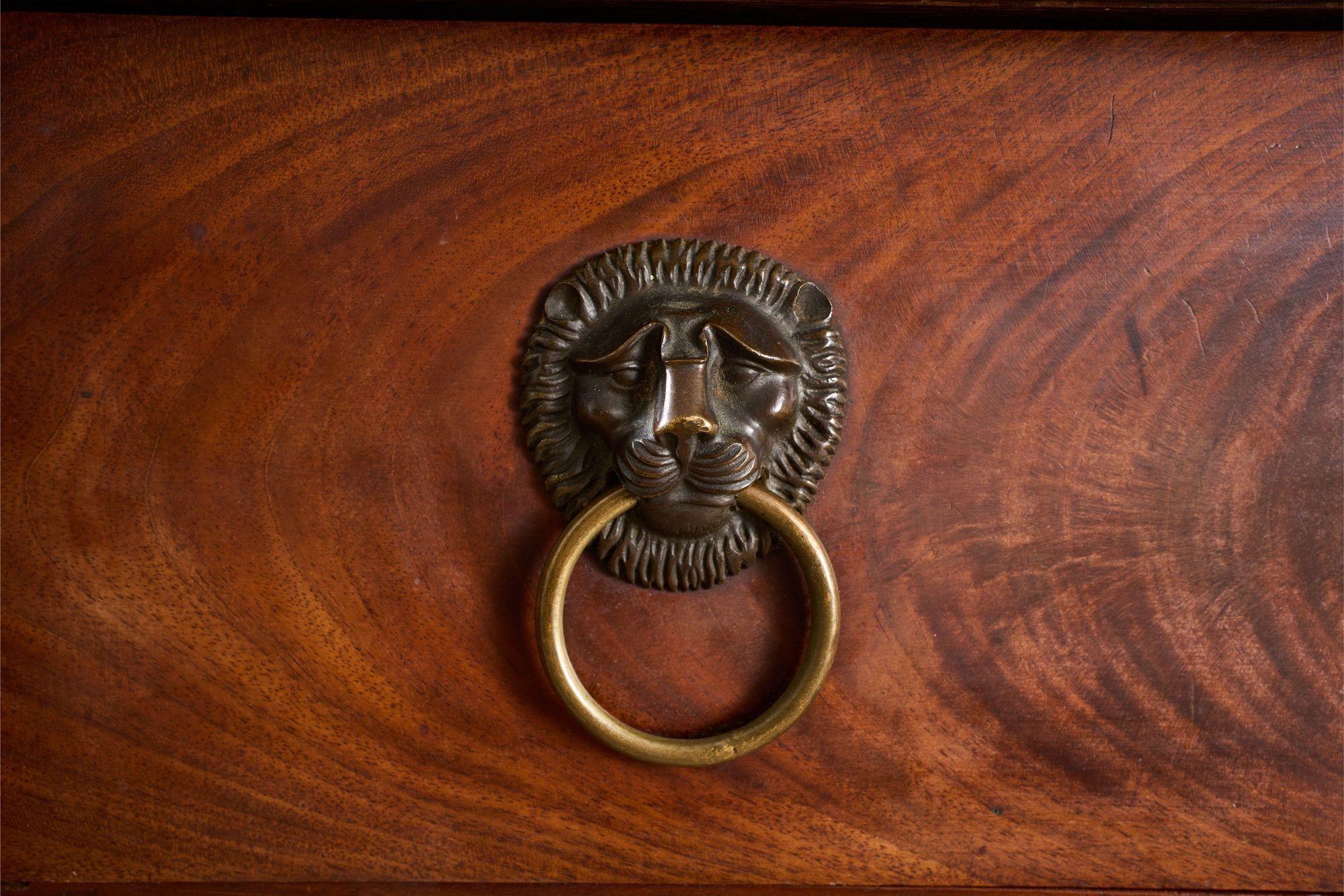 Commode empire française du XIXe siècle en acajou et marbre fossile en vente 6