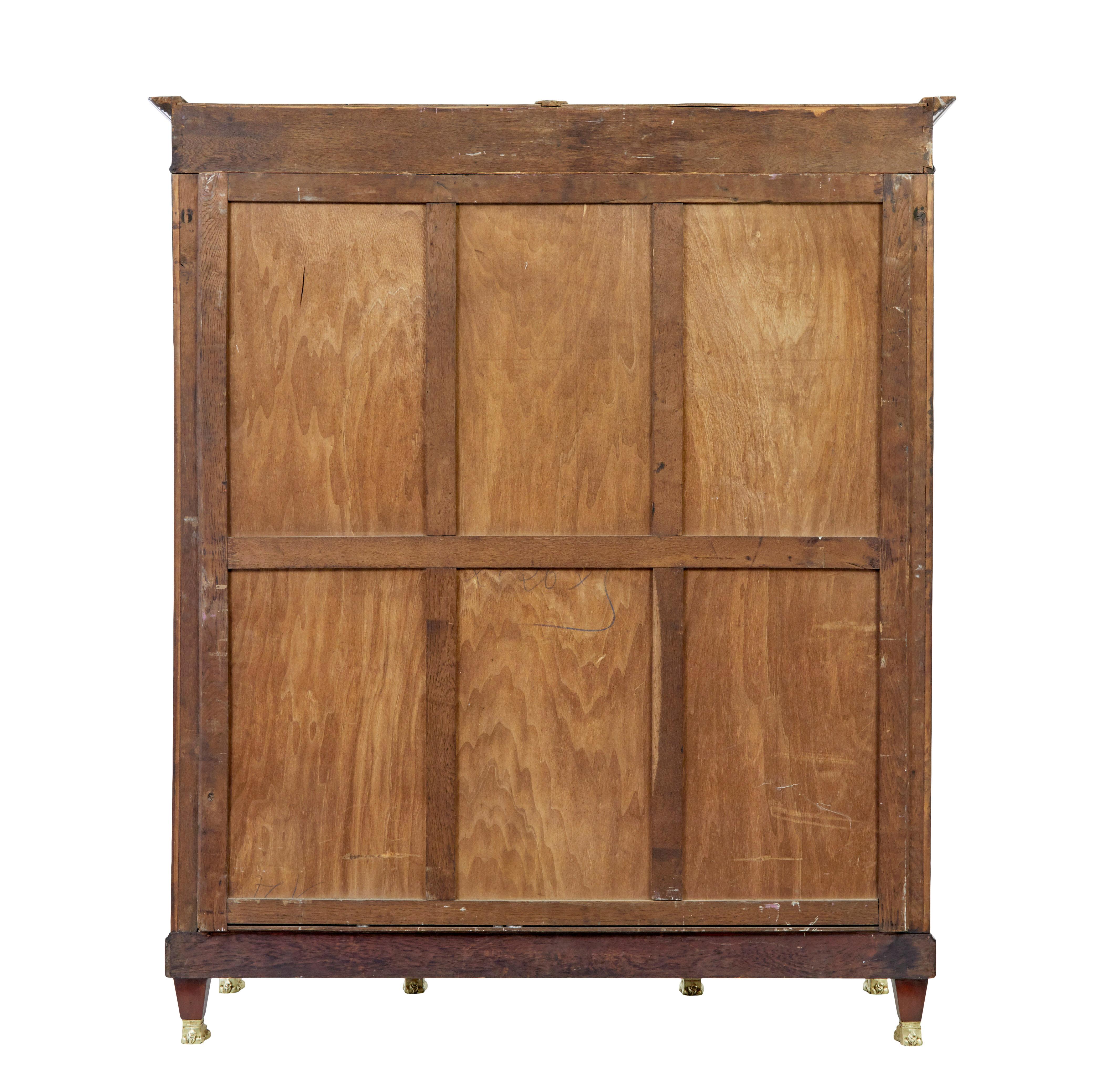 Calco Armadio impero francese del XIX secolo in mogano e ormolu in vendita