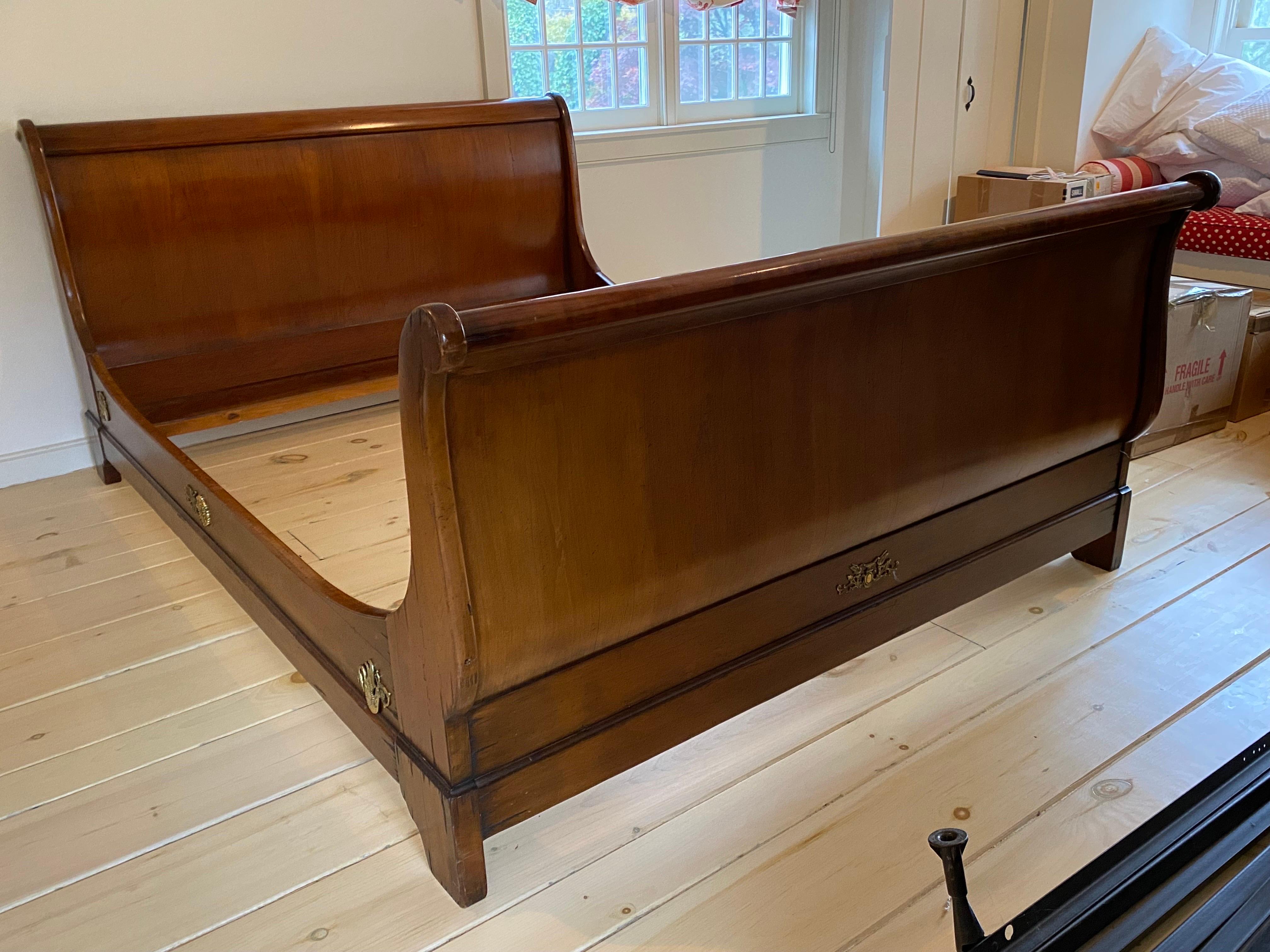 19th Century French Empire Mahogany Queen Size Bed Frame with Brass Mounts In Good Condition For Sale In Southampton, NY