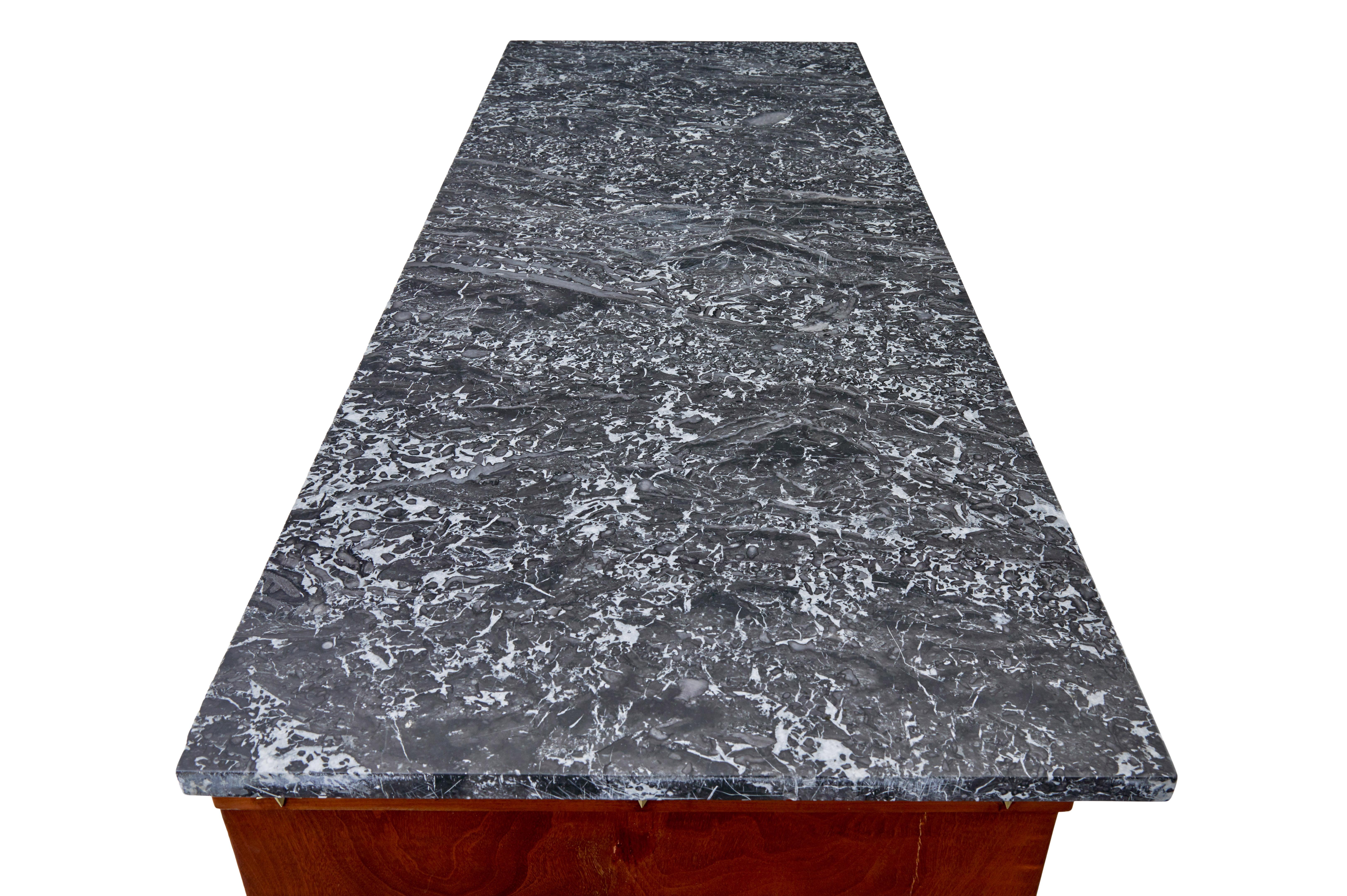 Credenza francese impero in mogano del XIX secolo in vendita 3