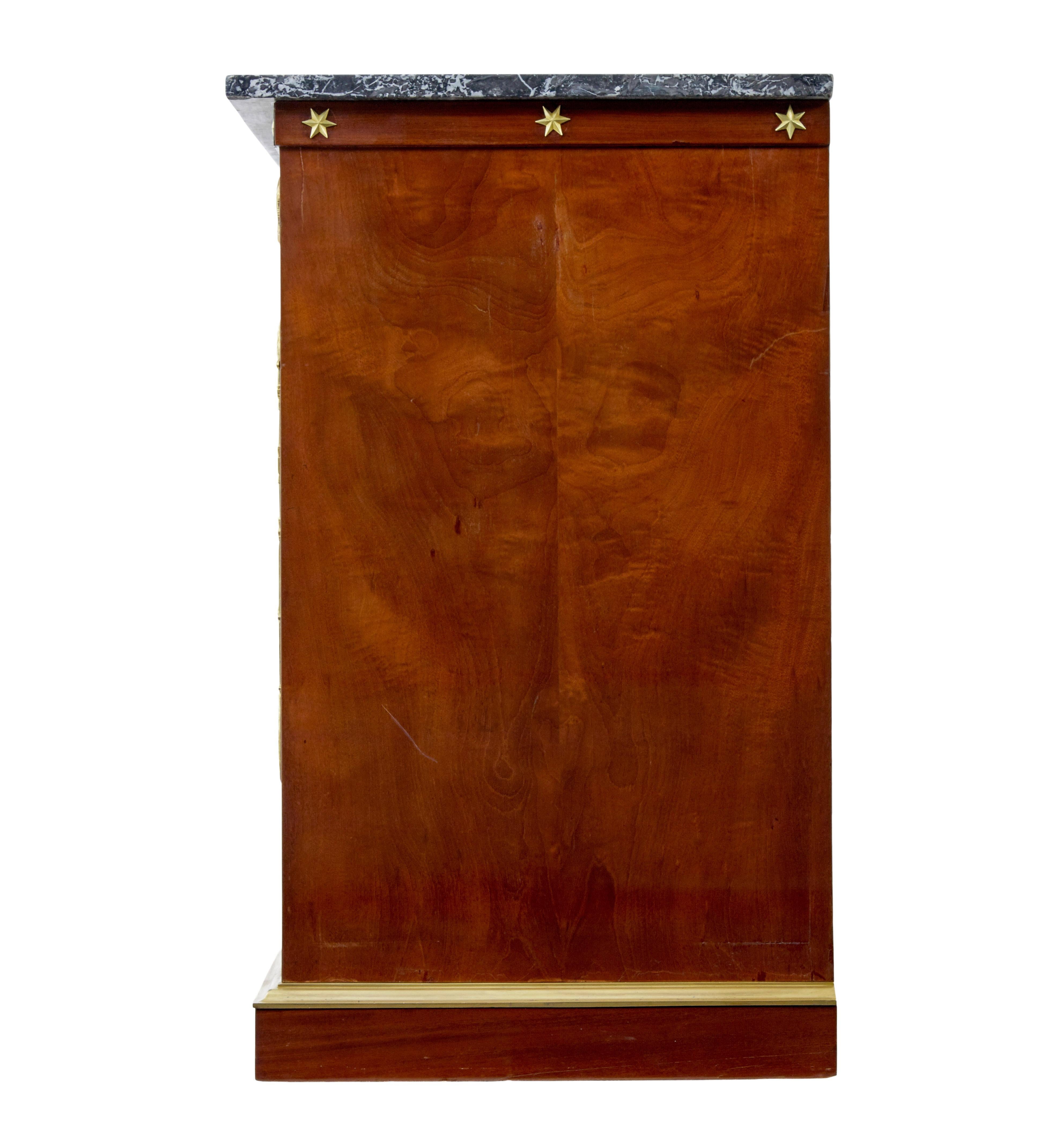 Francese Credenza francese impero in mogano del XIX secolo in vendita