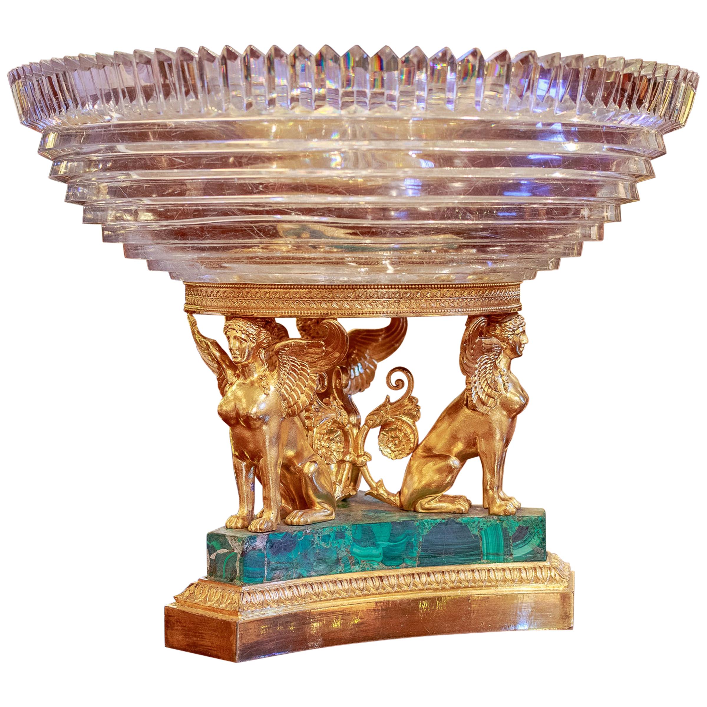 Centre de table de l'Empire français du 19e siècle en malachite et bronze doré