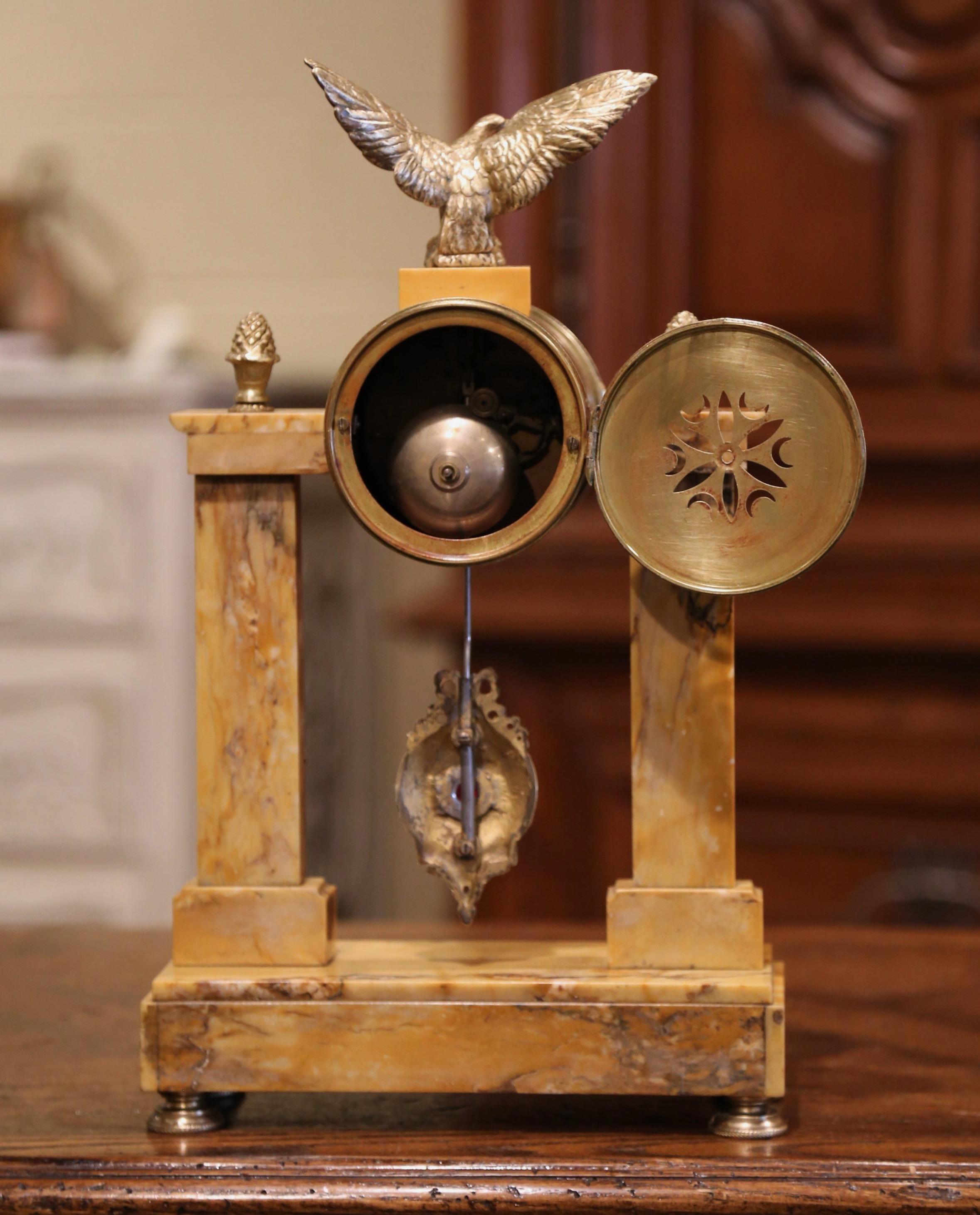pendule de cheminée Empire du XIXe siècle en marbre et bronze de Bonnet & Pottier 6
