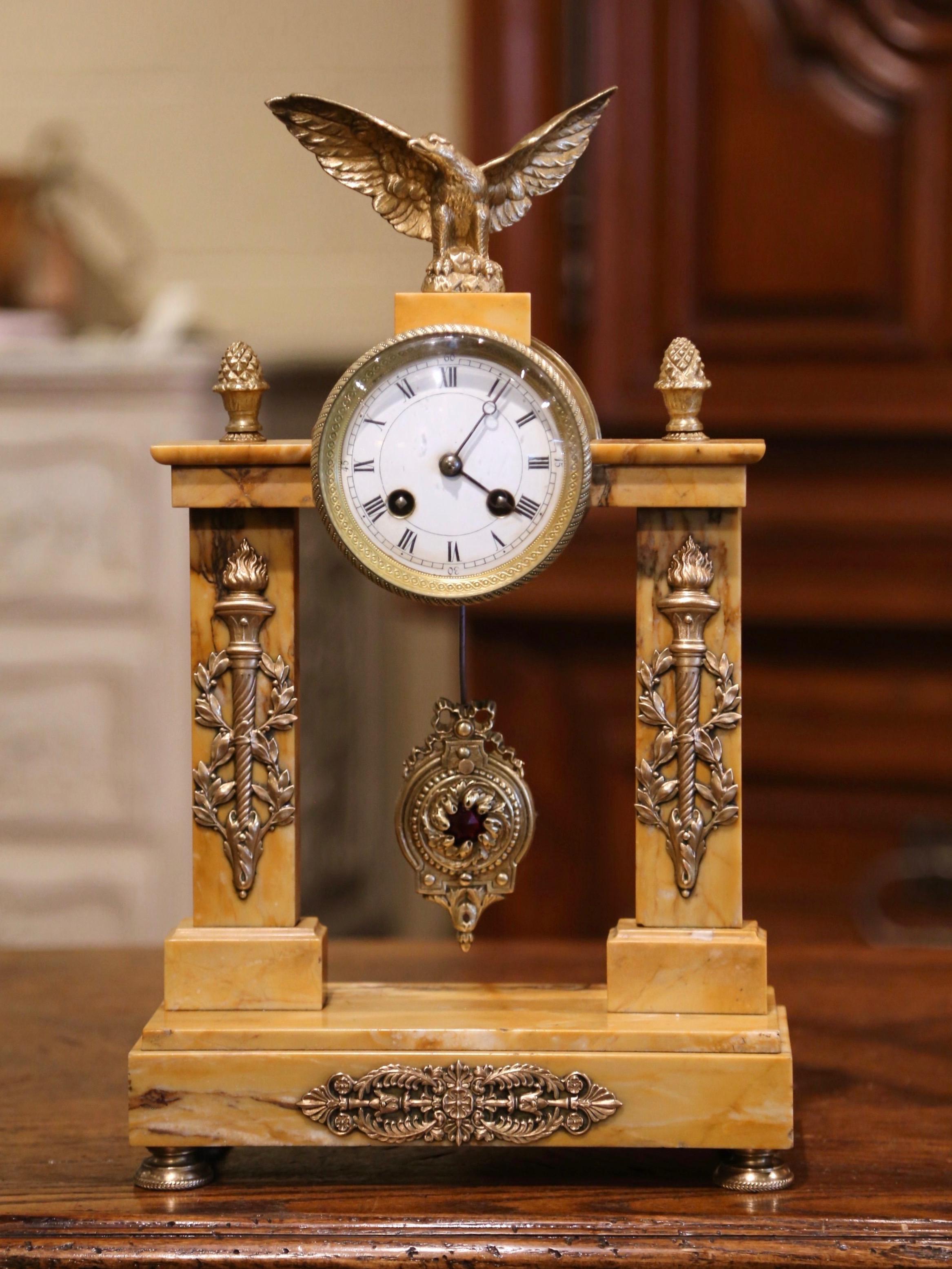 pendule de cheminée Empire du XIXe siècle en marbre et bronze de Bonnet & Pottier Excellent état à Dallas, TX