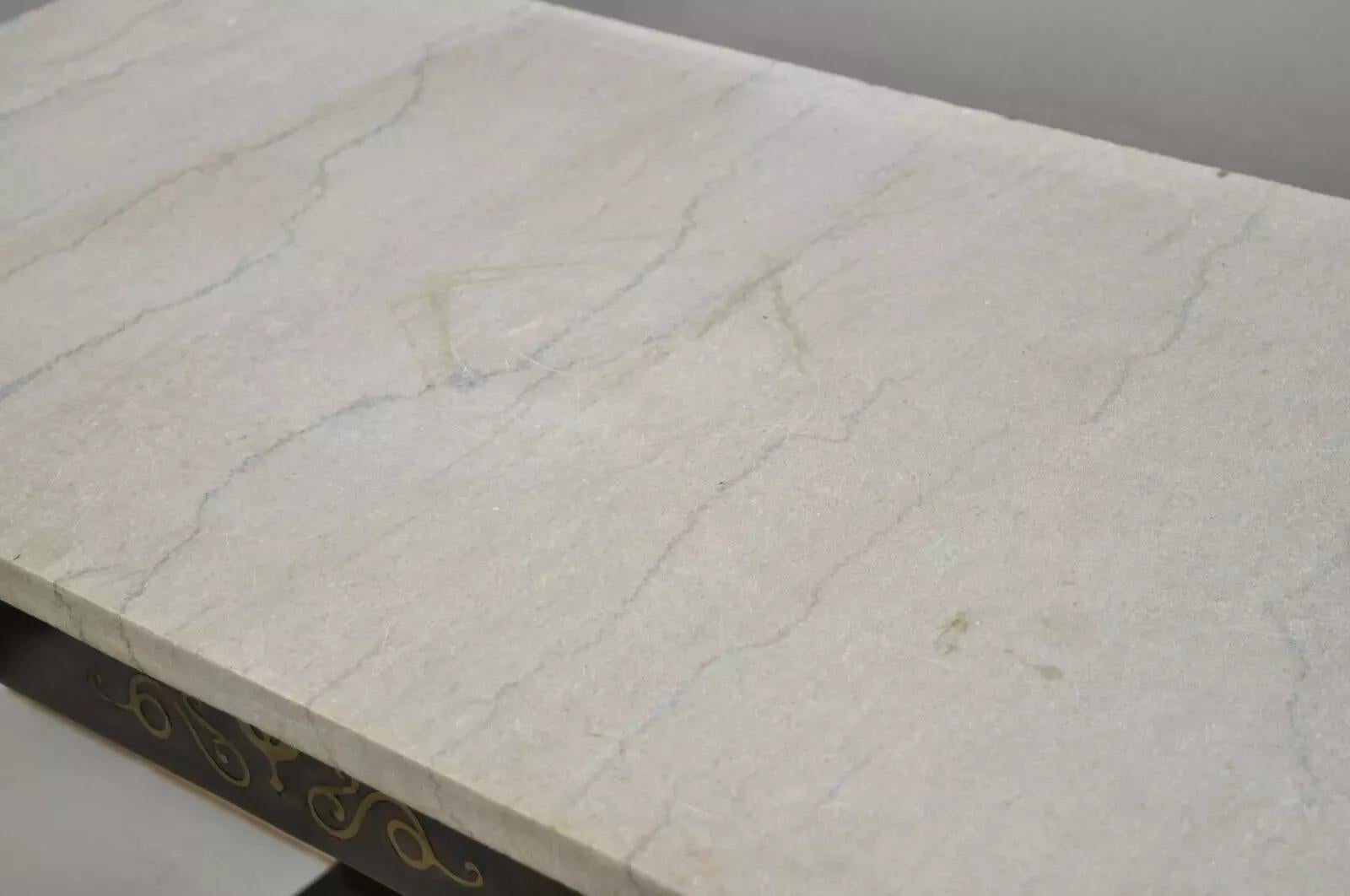 Tavolo da sala consolle Impero francese del XIX secolo con piano in marmo e piedi a zampa d'asino in bronzo in vendita 1