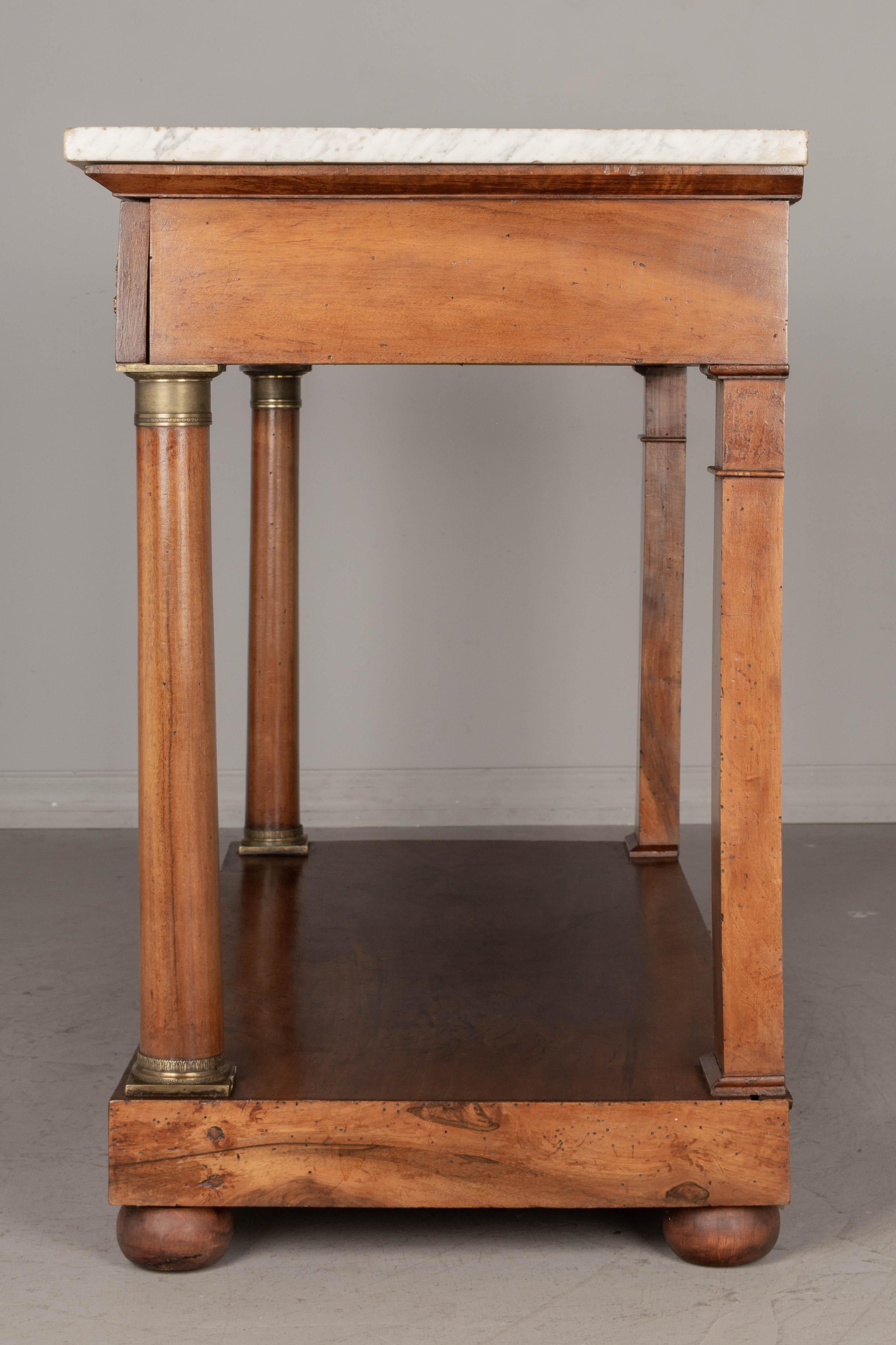 19th Century French Empire Marble-Top Console Nogal en venta
