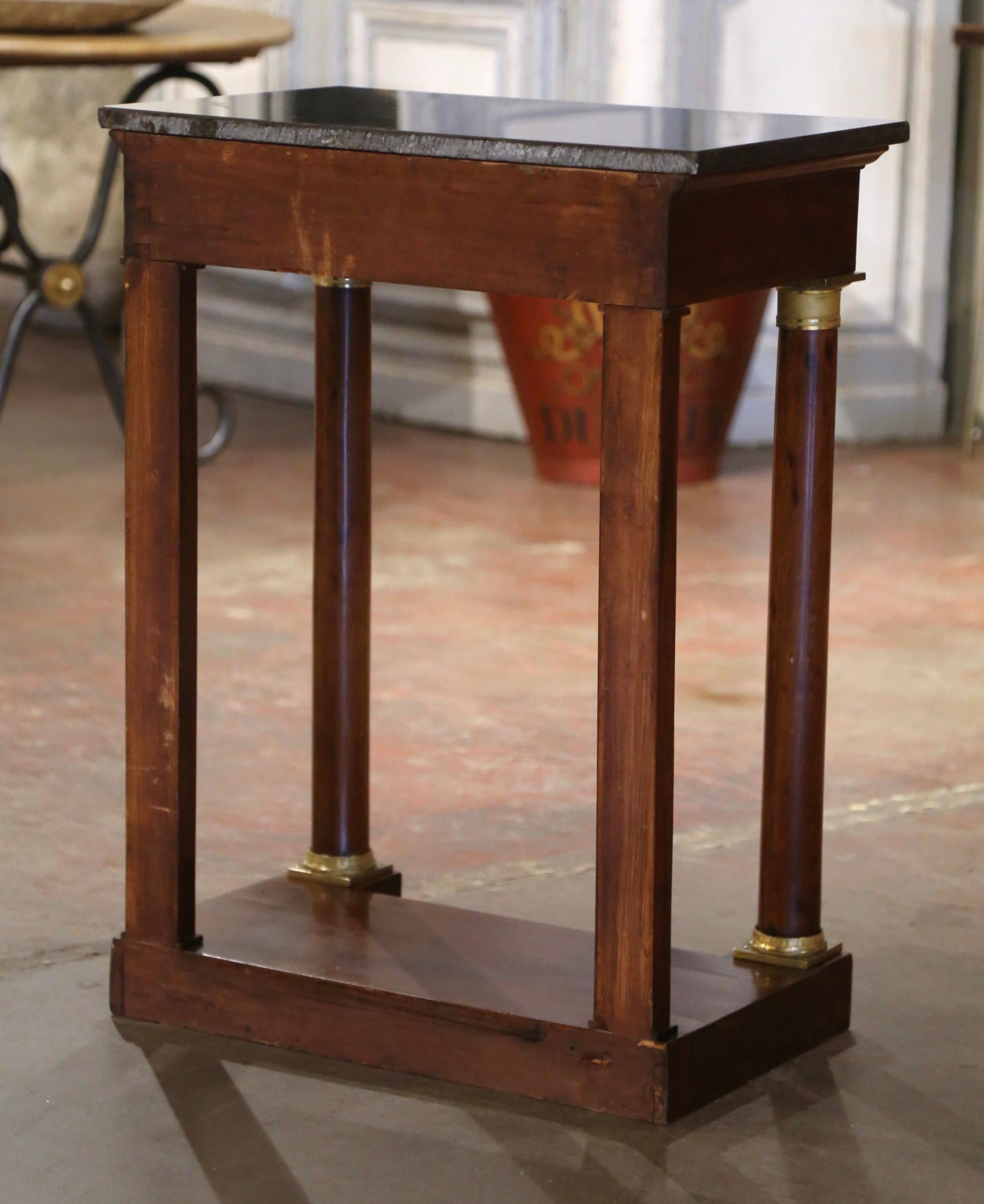 Console en acajou à plateau de marbre Empire français du 19e siècle avec tiroir en vente 6