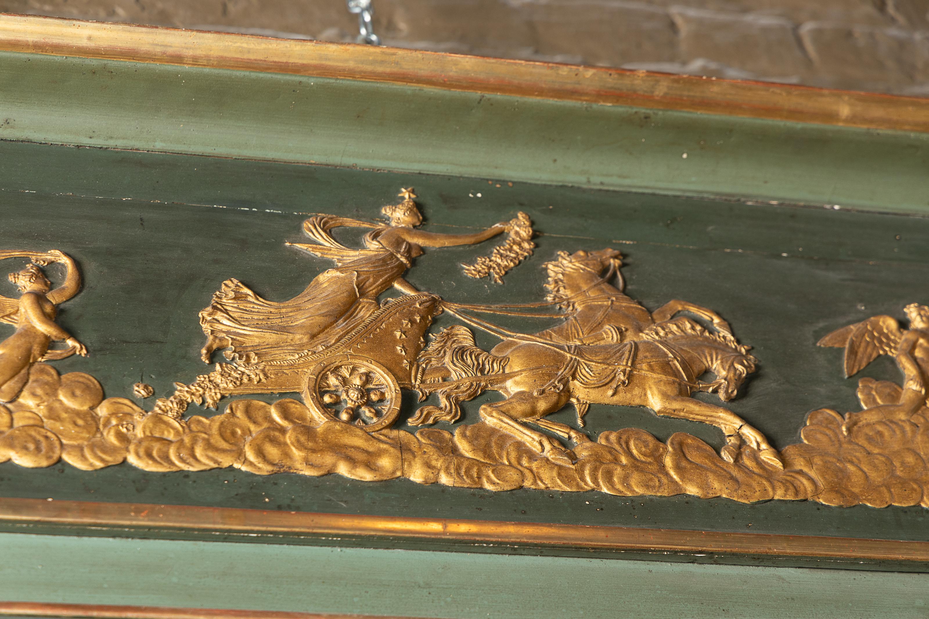 Specchio francese impero del XIX secolo dipinto di verde e dorato in vendita 1