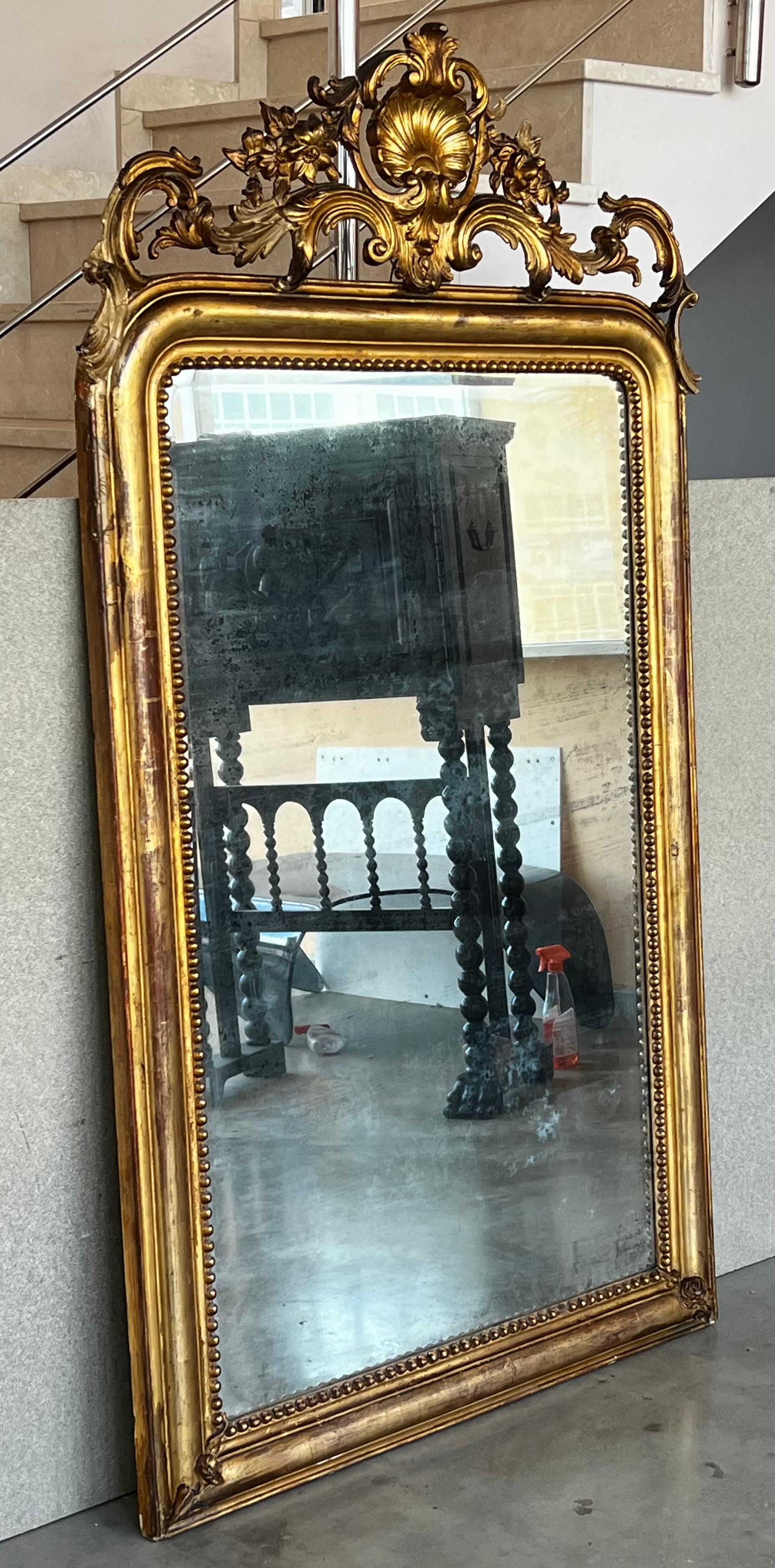 19. Jahrhundert Französisch Empire Periode geschnitzt Giltwood rechteckigen Spiegel mit Crest (Regency) im Angebot