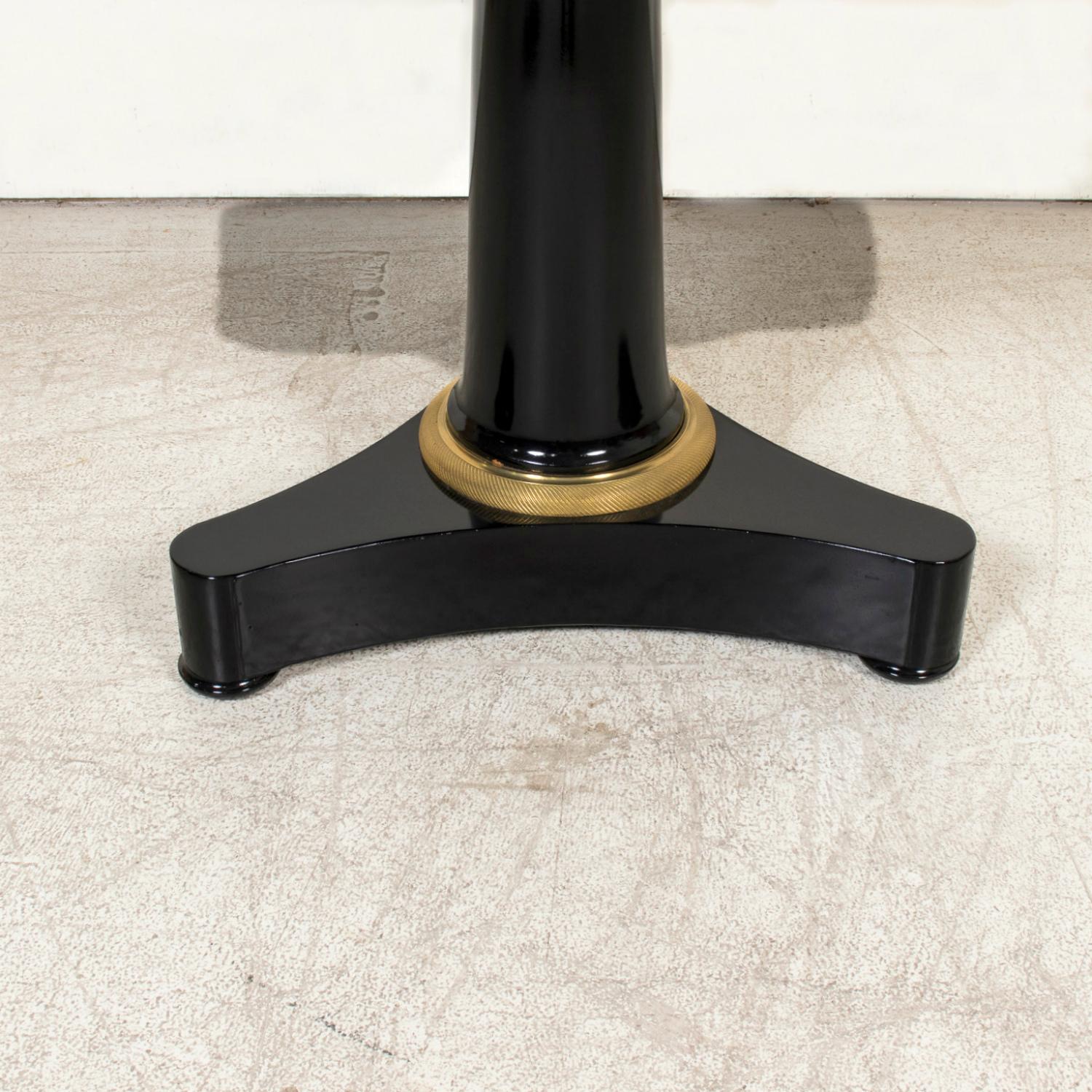 Mesa Gueridón Ebonizada de la Época Imperio Francesa del Siglo XIX con Mármol de Carrara en venta 9