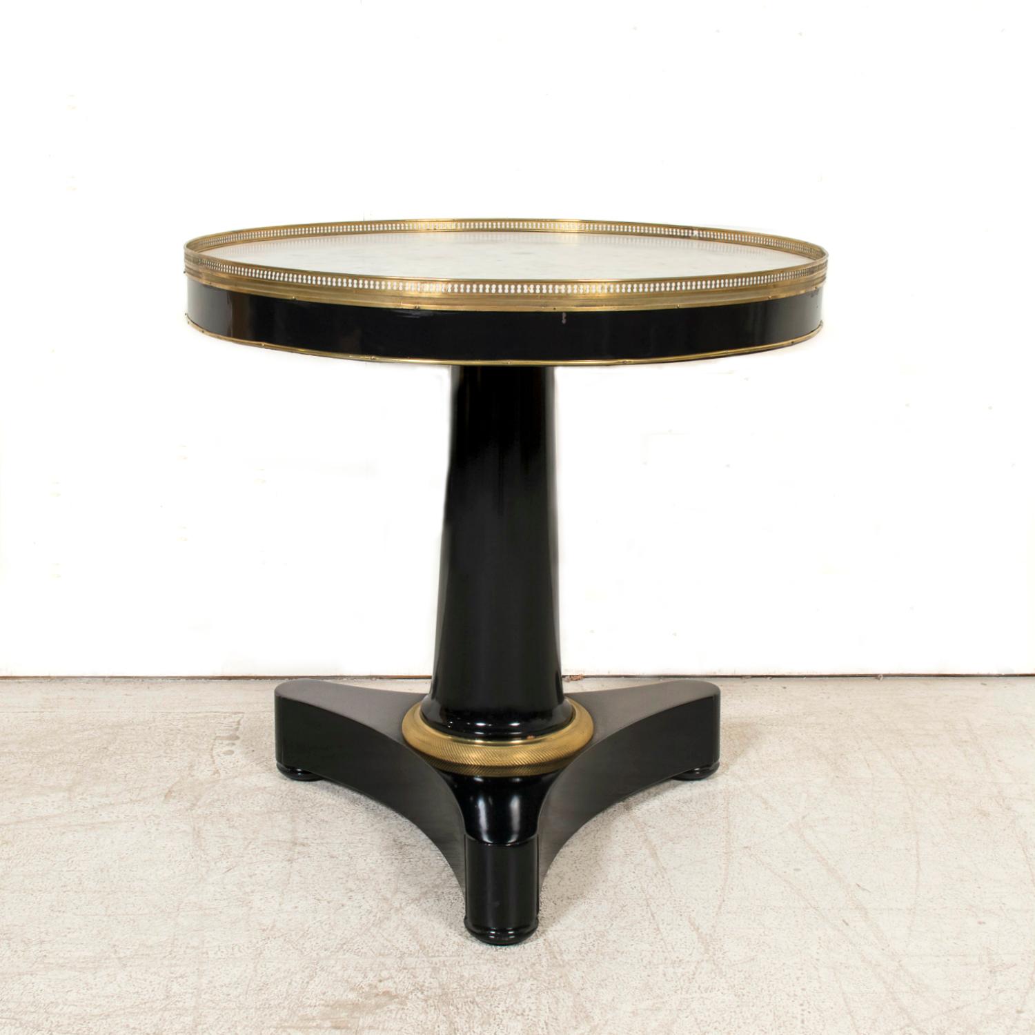 Mesa Gueridón Ebonizada de la Época Imperio Francesa del Siglo XIX con Mármol de Carrara en venta 1