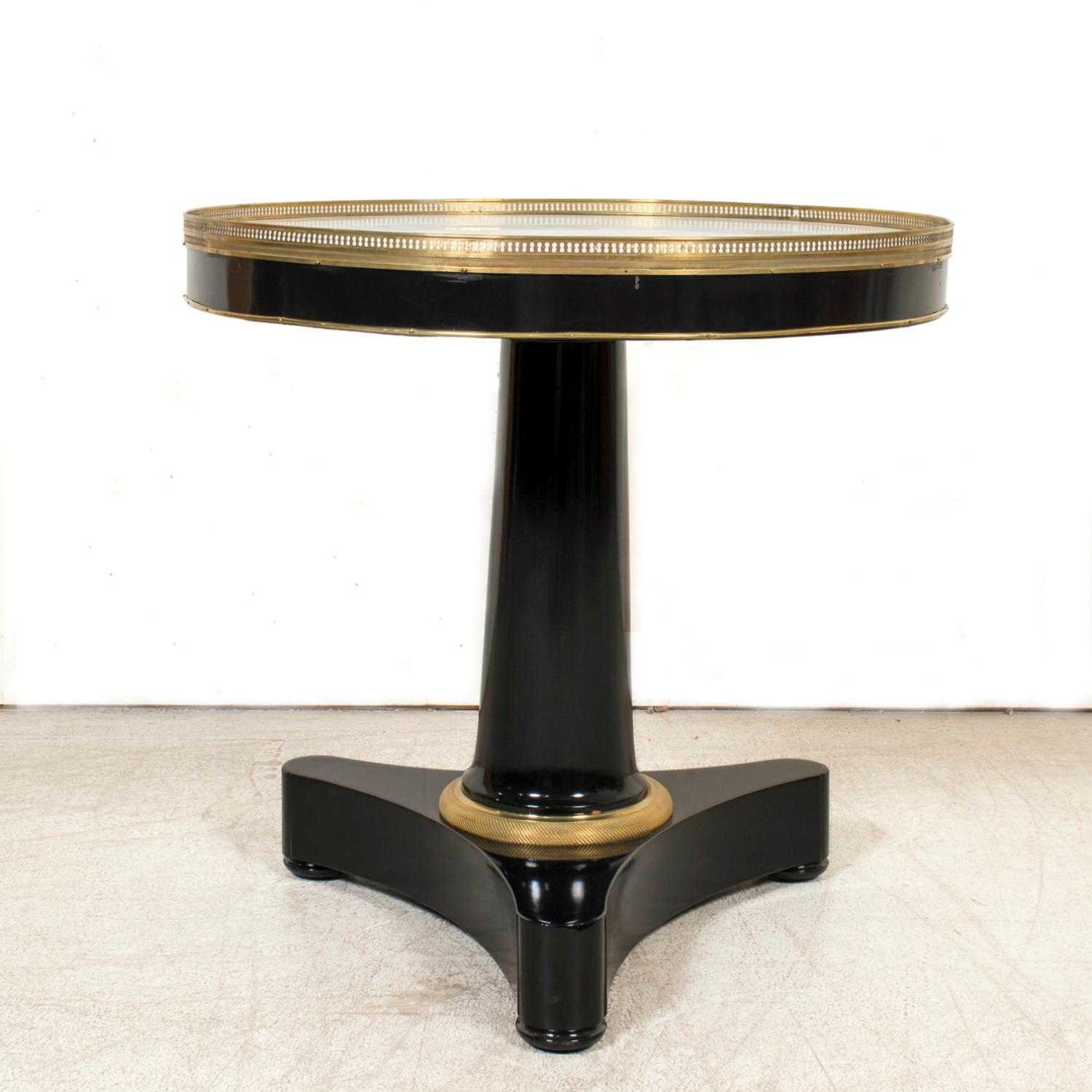 Mesa Gueridón Ebonizada de la Época Imperio Francesa del Siglo XIX con Mármol de Carrara en venta 2