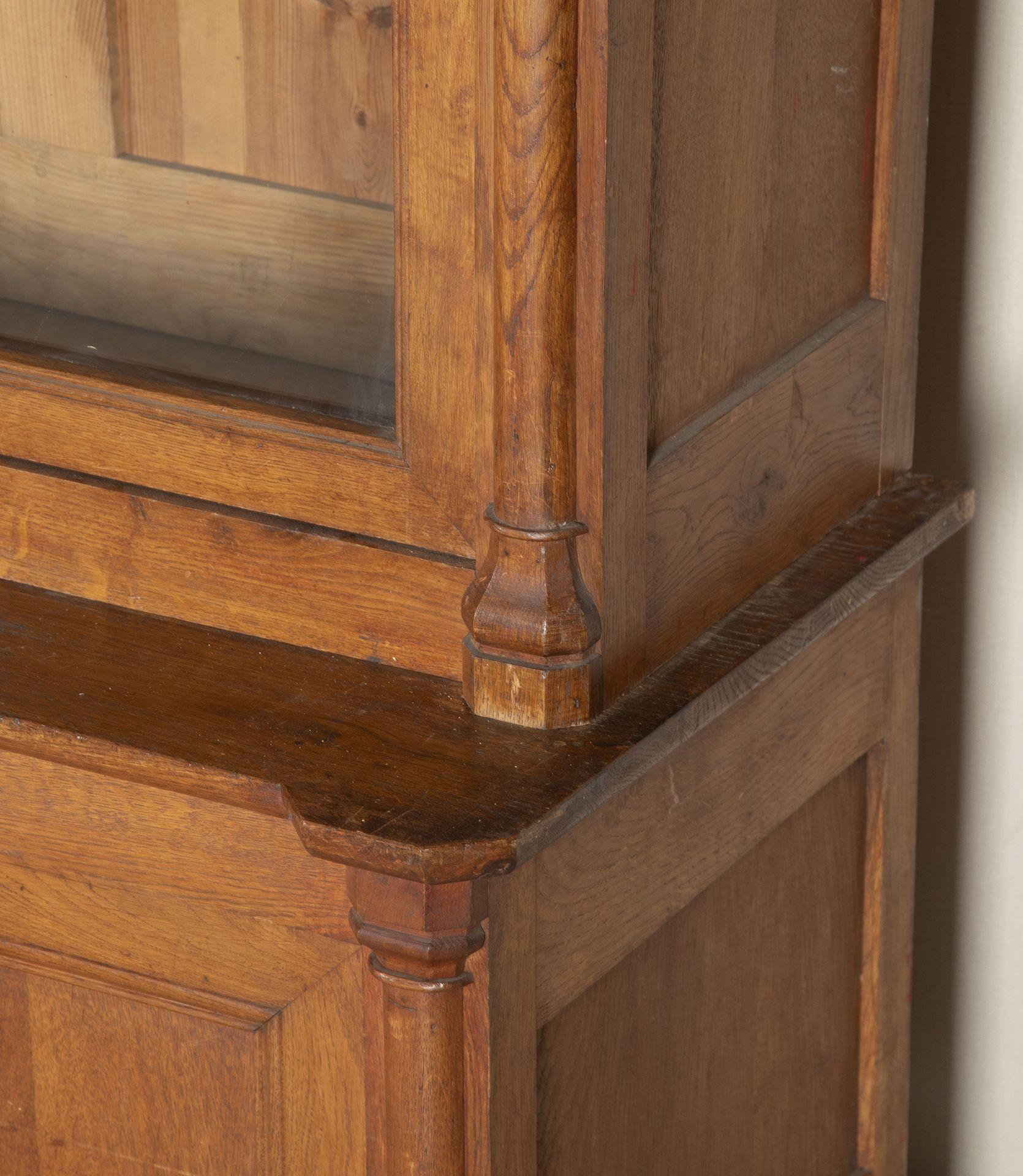 Bibliothèque en chêne d'époque Empire français du 19e siècle en vente 3