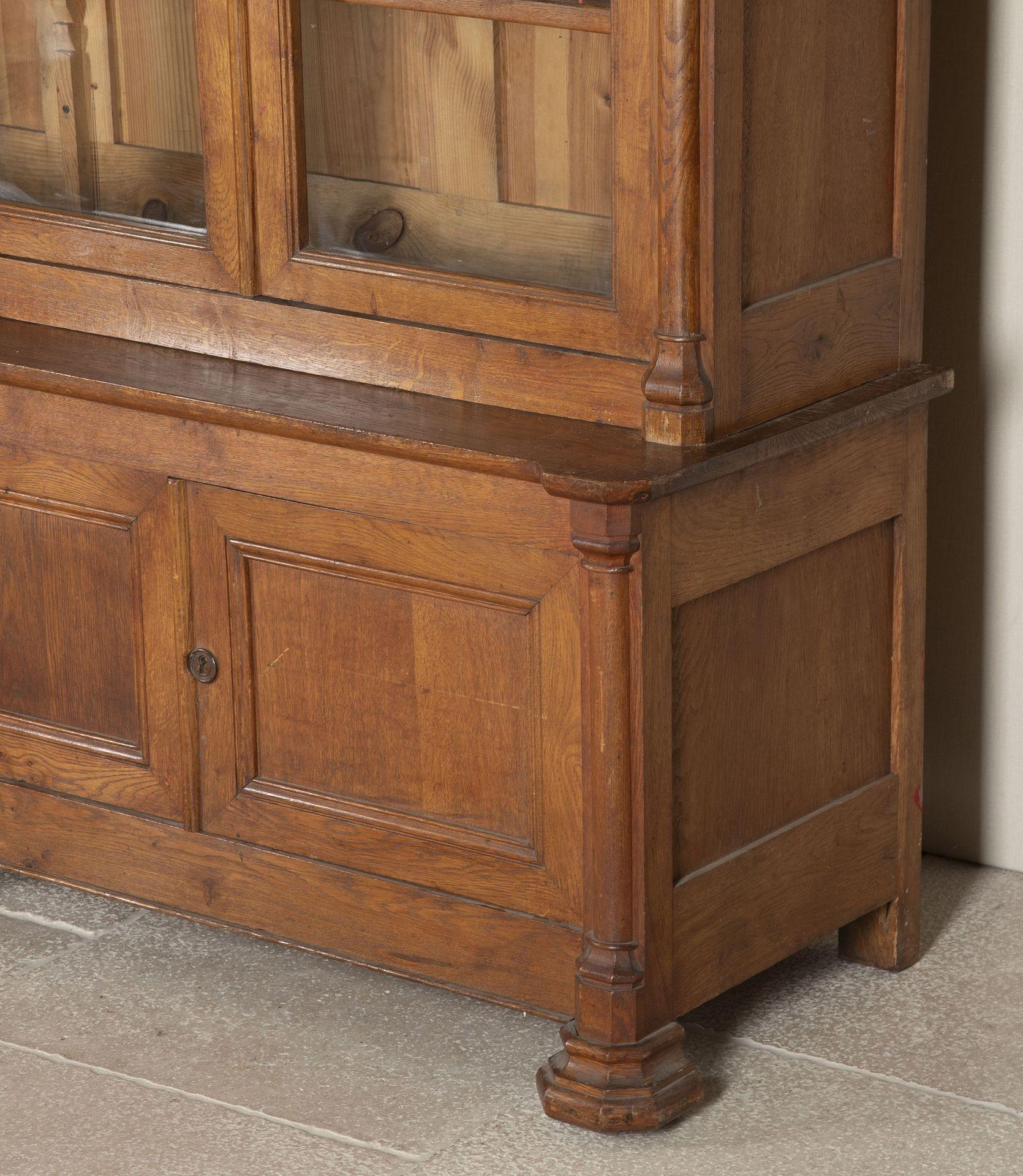 Bibliothèque en chêne d'époque Empire français du 19e siècle en vente 5