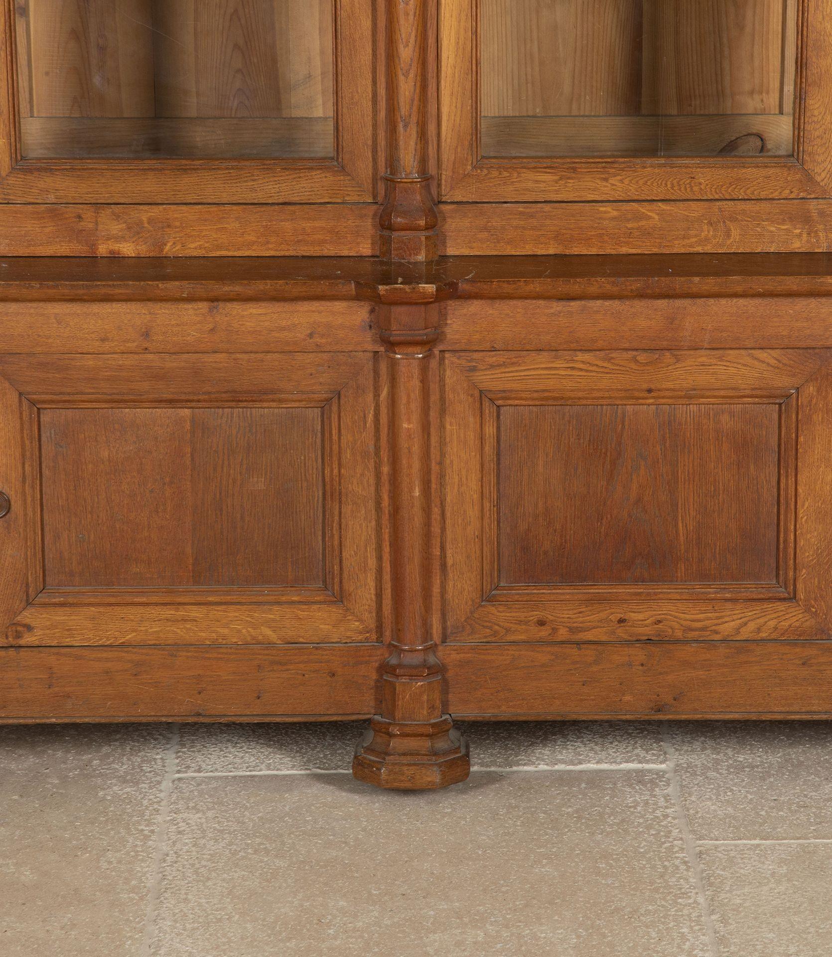 Bibliothèque en chêne d'époque Empire français du 19e siècle en vente 6