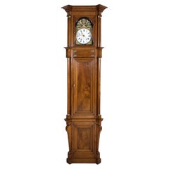Reloj de caja larga comtoise de ocho días en nogal de la época del Imperio francés del siglo XIX