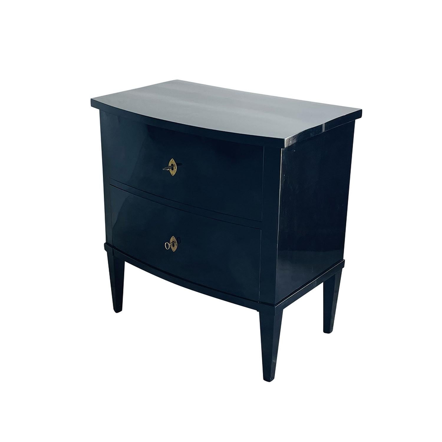 XIXe siècle Table de nuit française du 19ème siècle en ébène poli - meuble de rangement ancien unique en vente