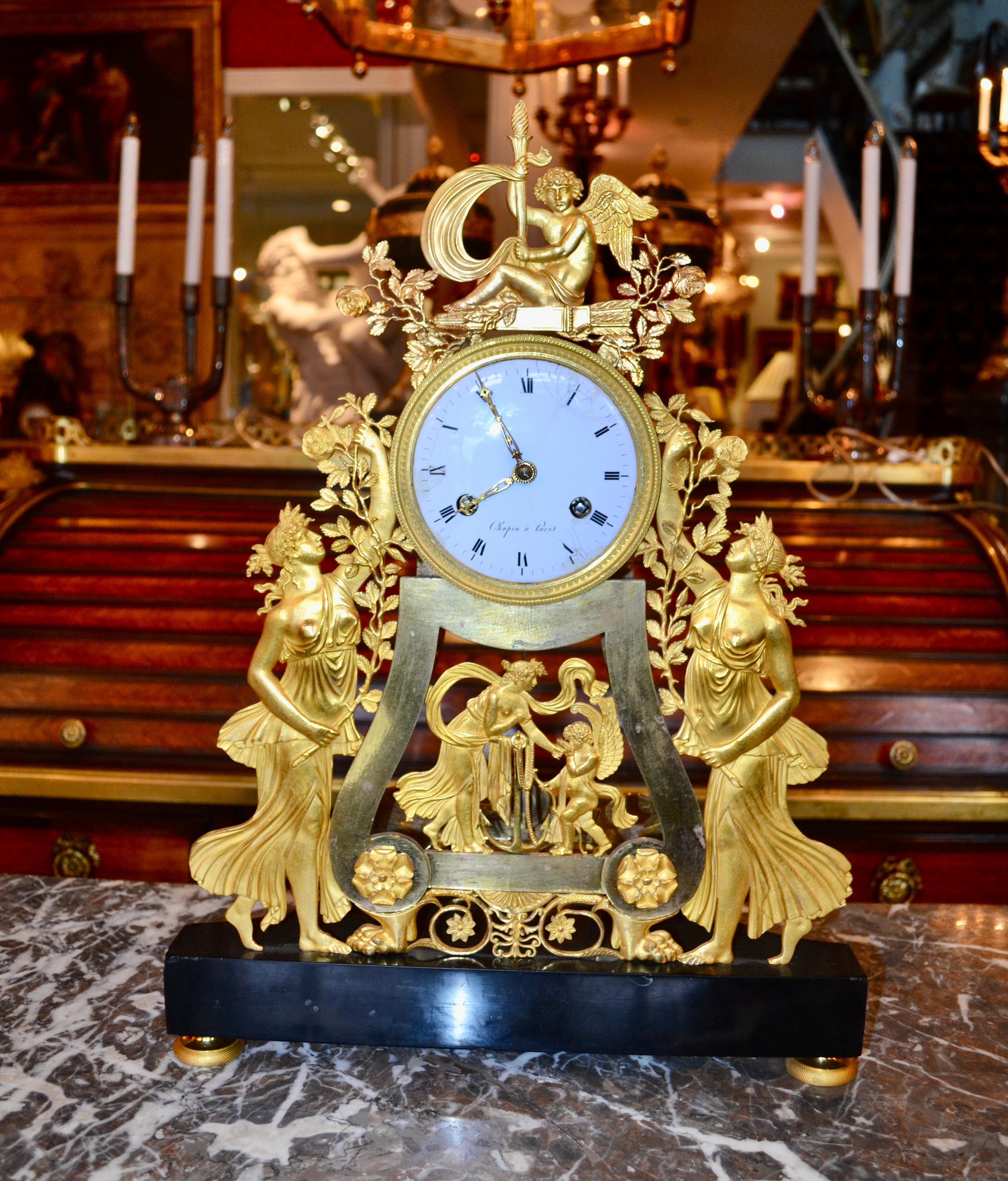 Horloge squelette de l'Empire français du 19e siècle avec Vierges gitanes en vente 2
