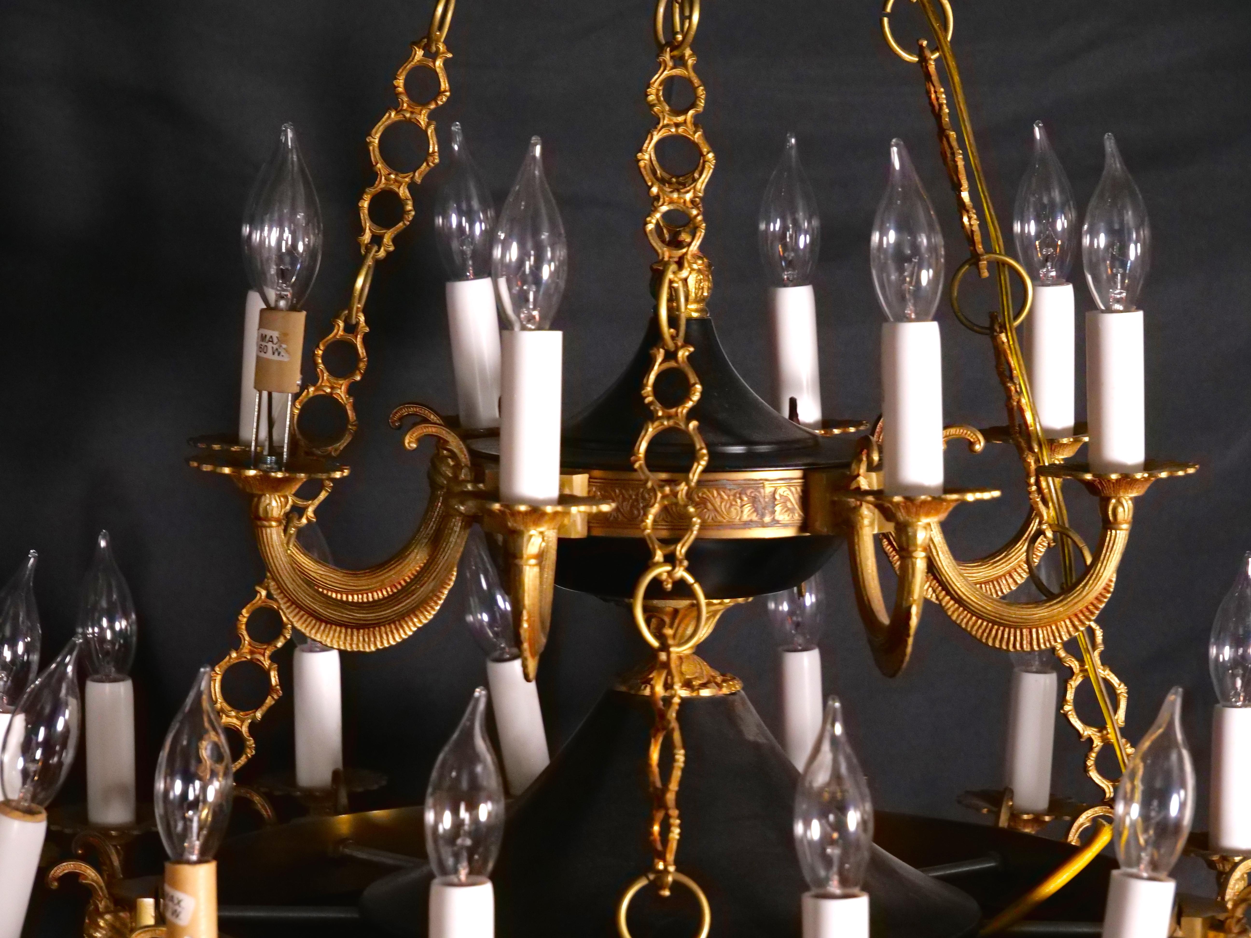 19th Century French Empire Style 24-Light Gilt Bronze / Patinated Chandelier For Sale 3