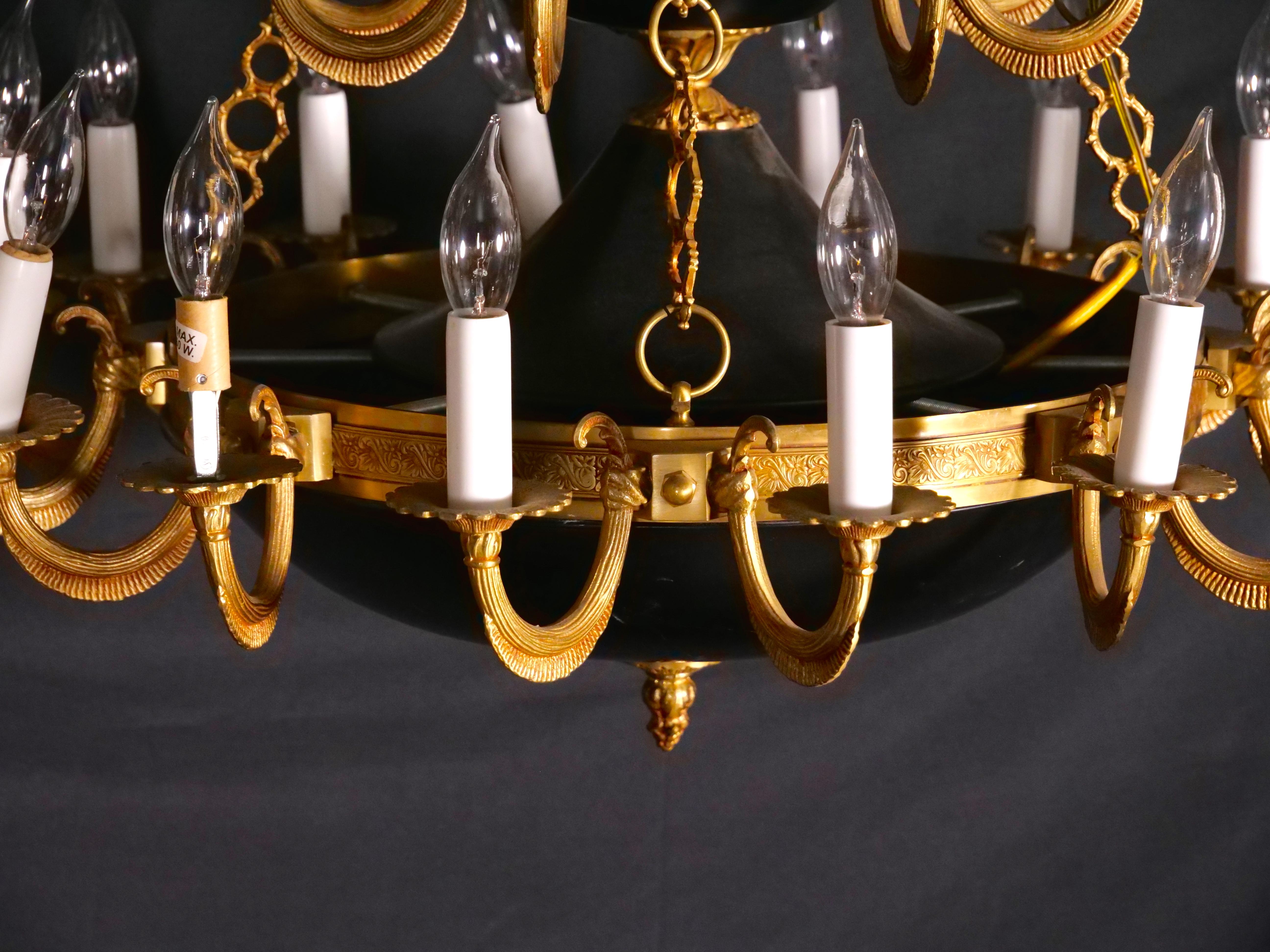 19th Century French Empire Style 24-Light Gilt Bronze / Patinated Chandelier For Sale 4