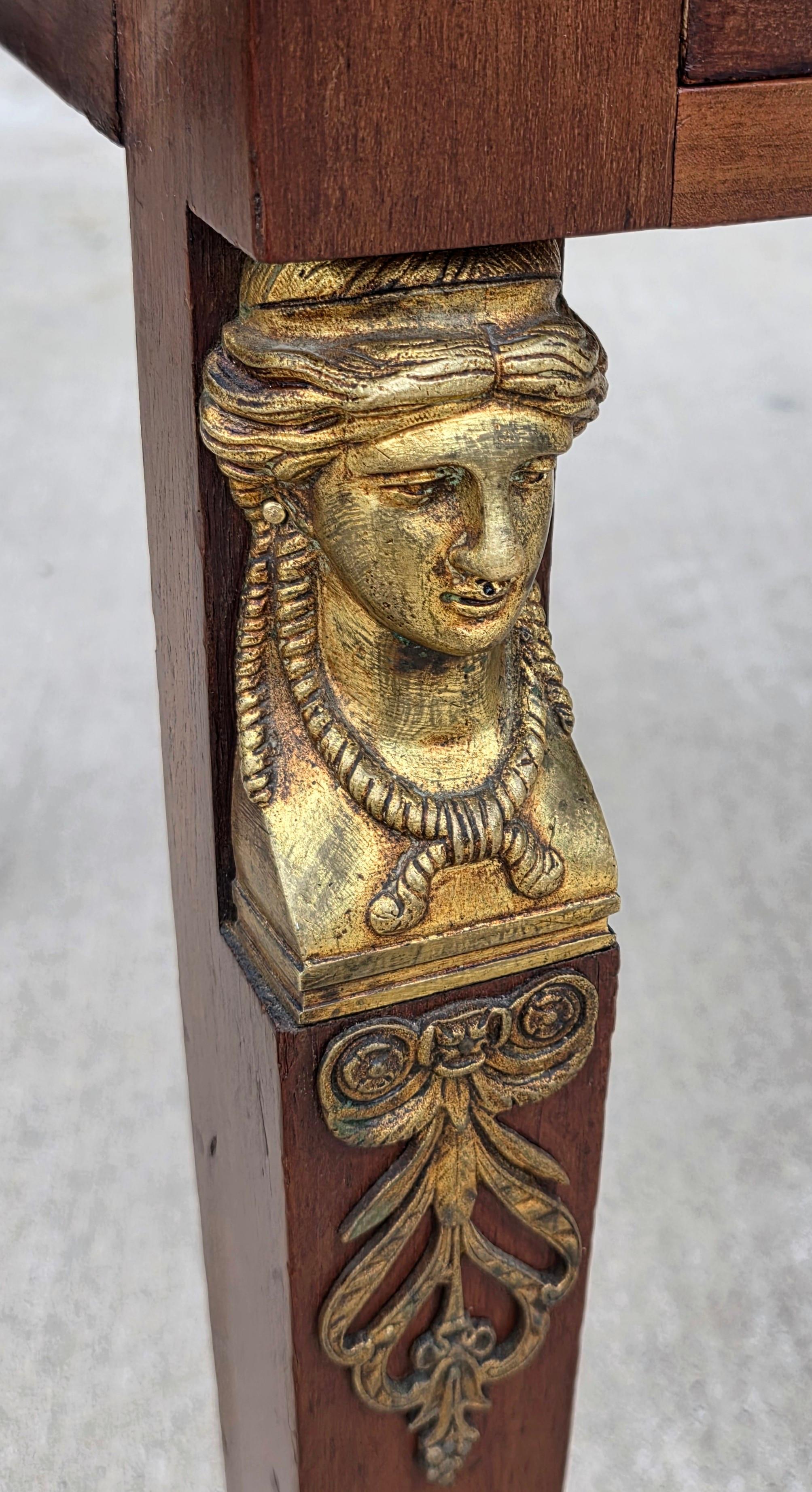 Scrivania in stile impero francese del XIX secolo con montatura in bronzo in vendita 13