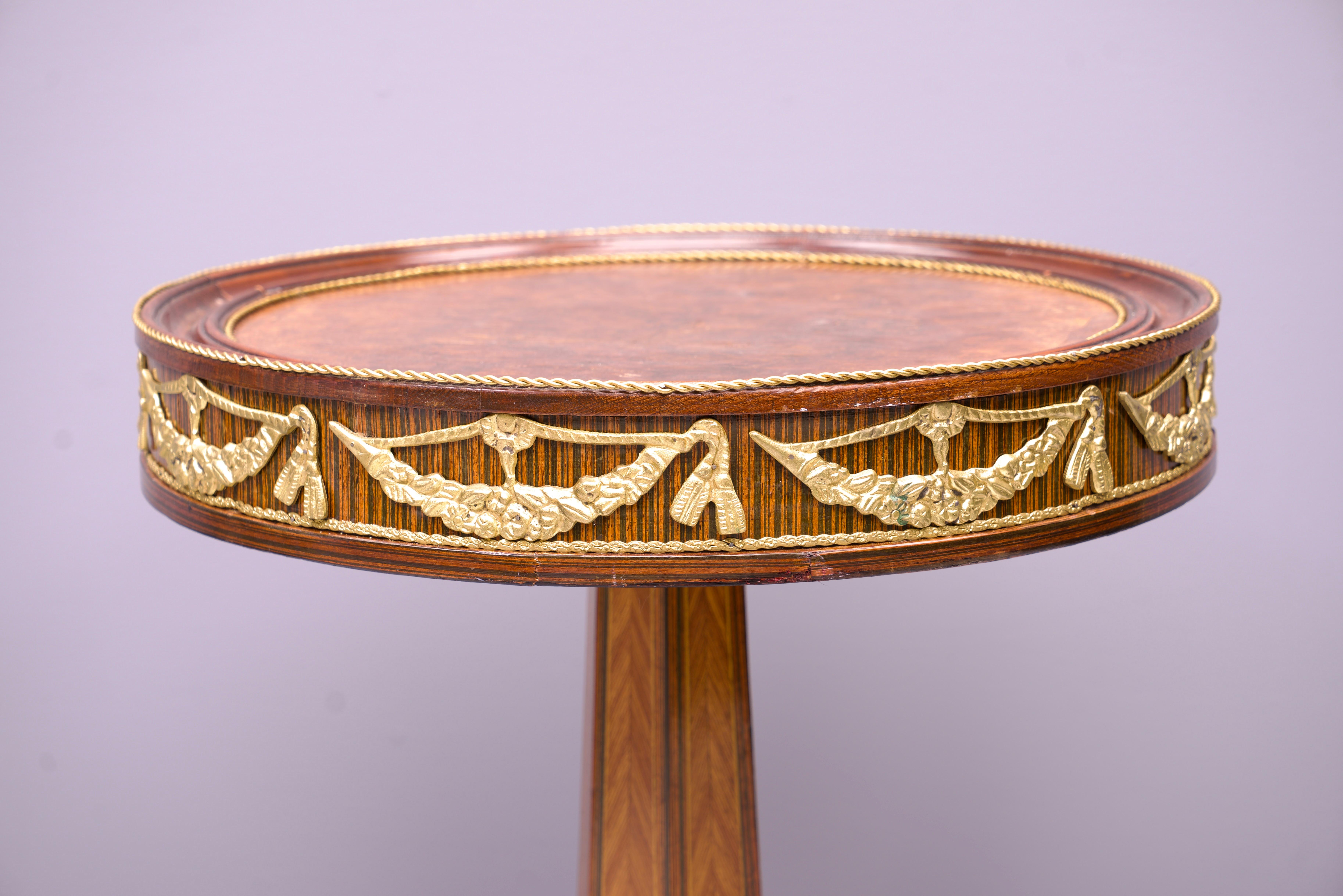 Fait main Centre de table à fleurs de style Empire français du 19e siècle en vente