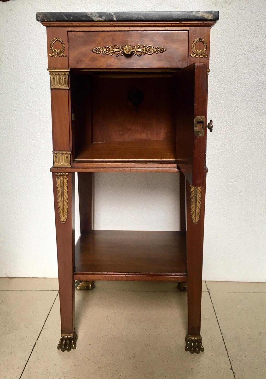 19th Century French Empire Style Walnut Nightstand Side Table For Sale 1