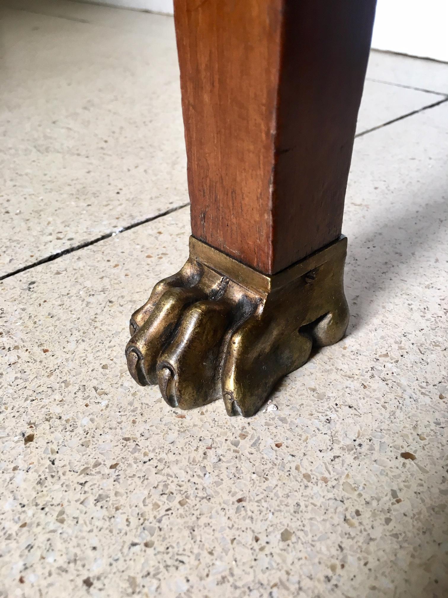 Bronze Table de nuit en noyer de style Empire français du 19ème siècle