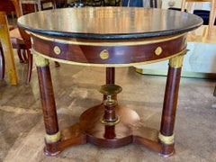 Table en acajou de style Empire français du XIXe siècle avec plateau en marbre