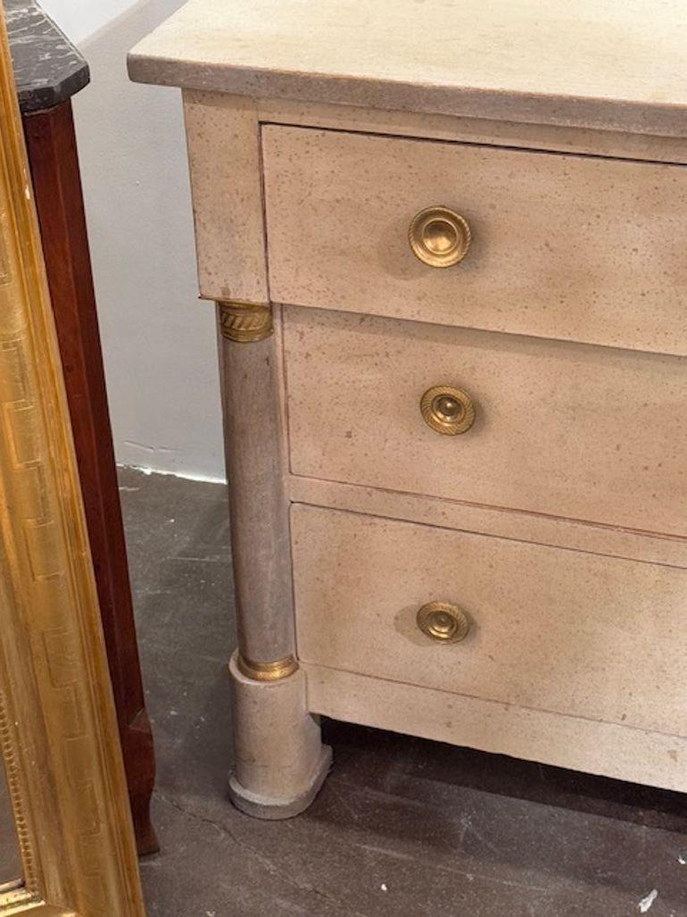 Stile impero Commode dipinta in stile impero francese del XIX secolo in vendita