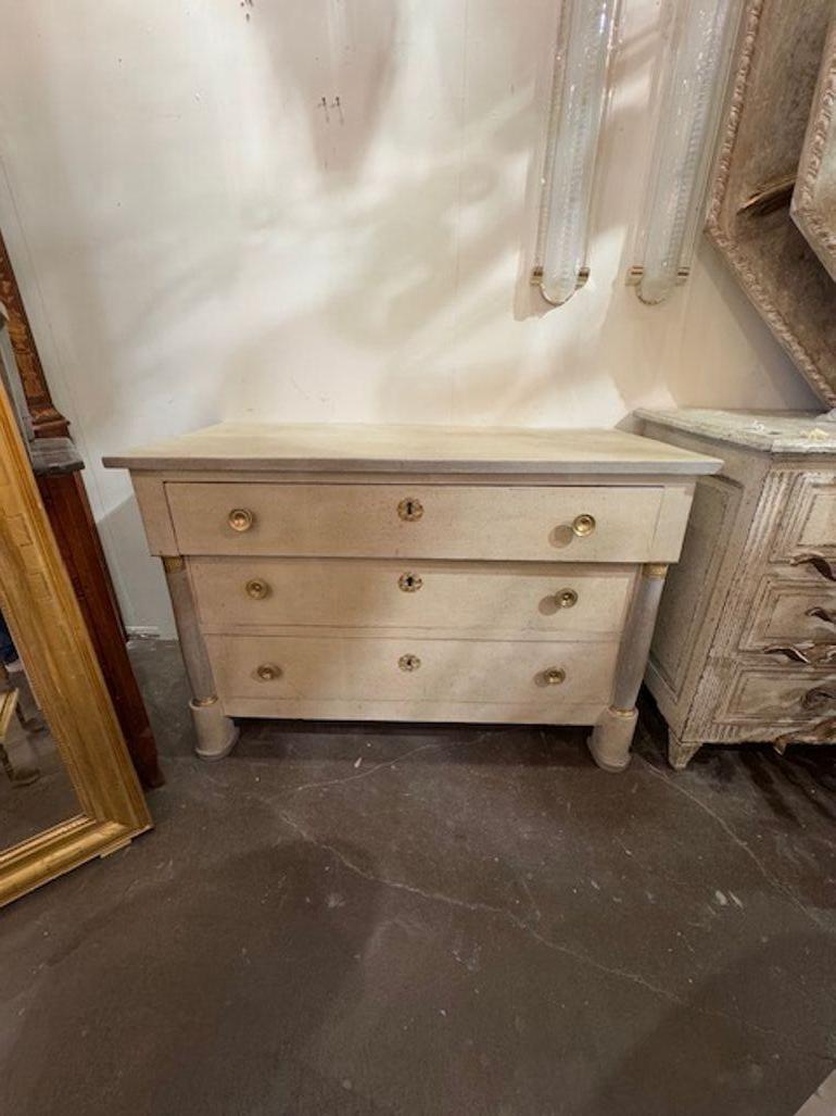 Legno Commode dipinta in stile impero francese del XIX secolo in vendita