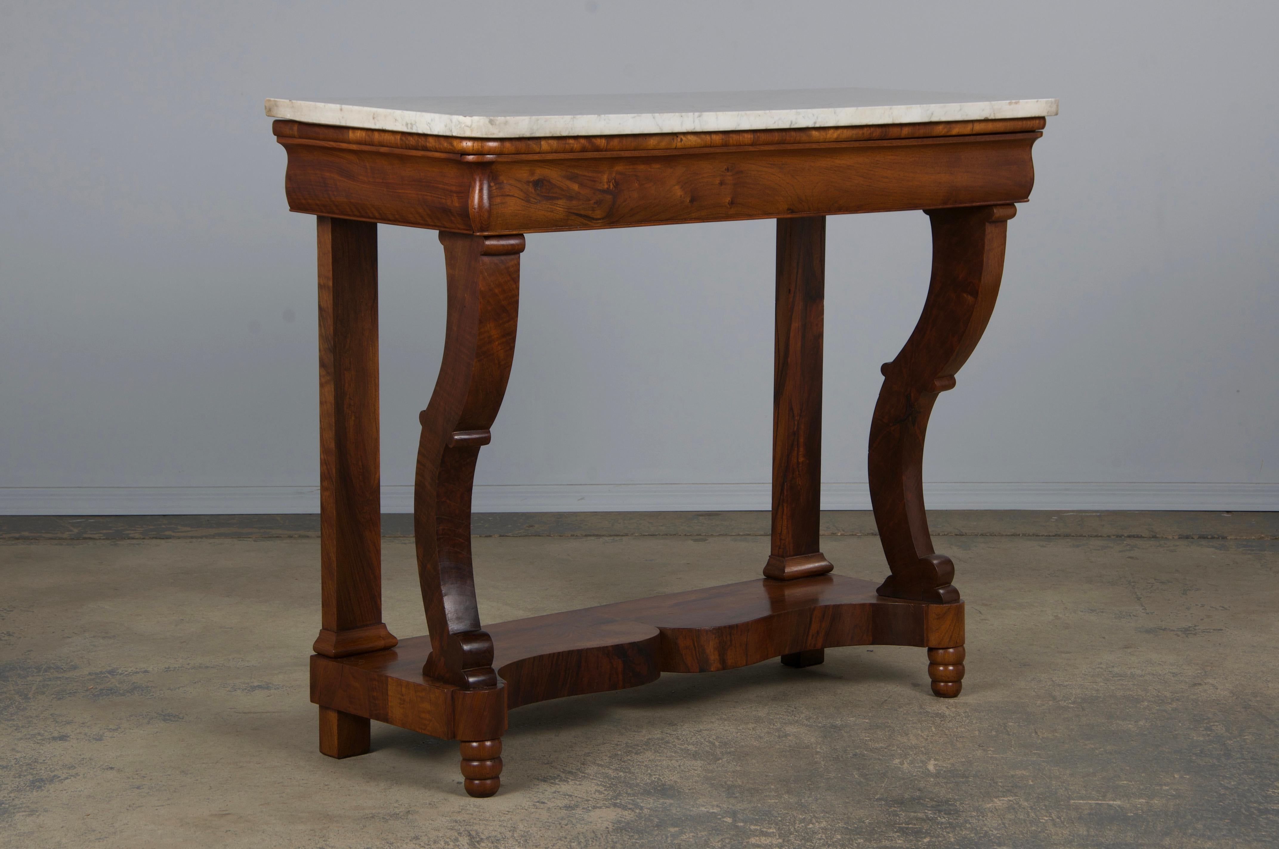 Console in noce stile Impero francese del XIX secolo con marmo di Carrara in vendita 3