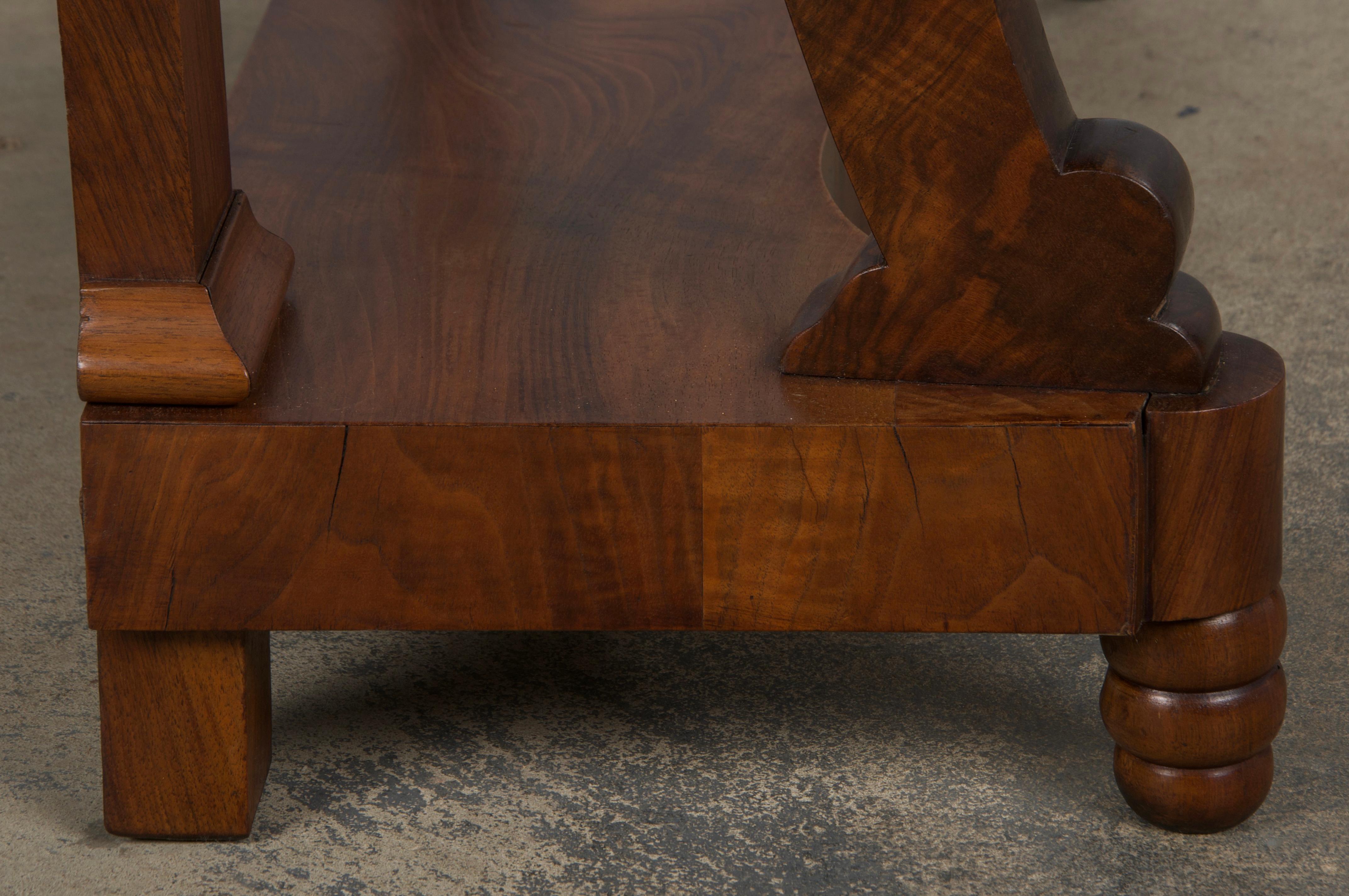 Console in noce stile Impero francese del XIX secolo con marmo di Carrara in vendita 9